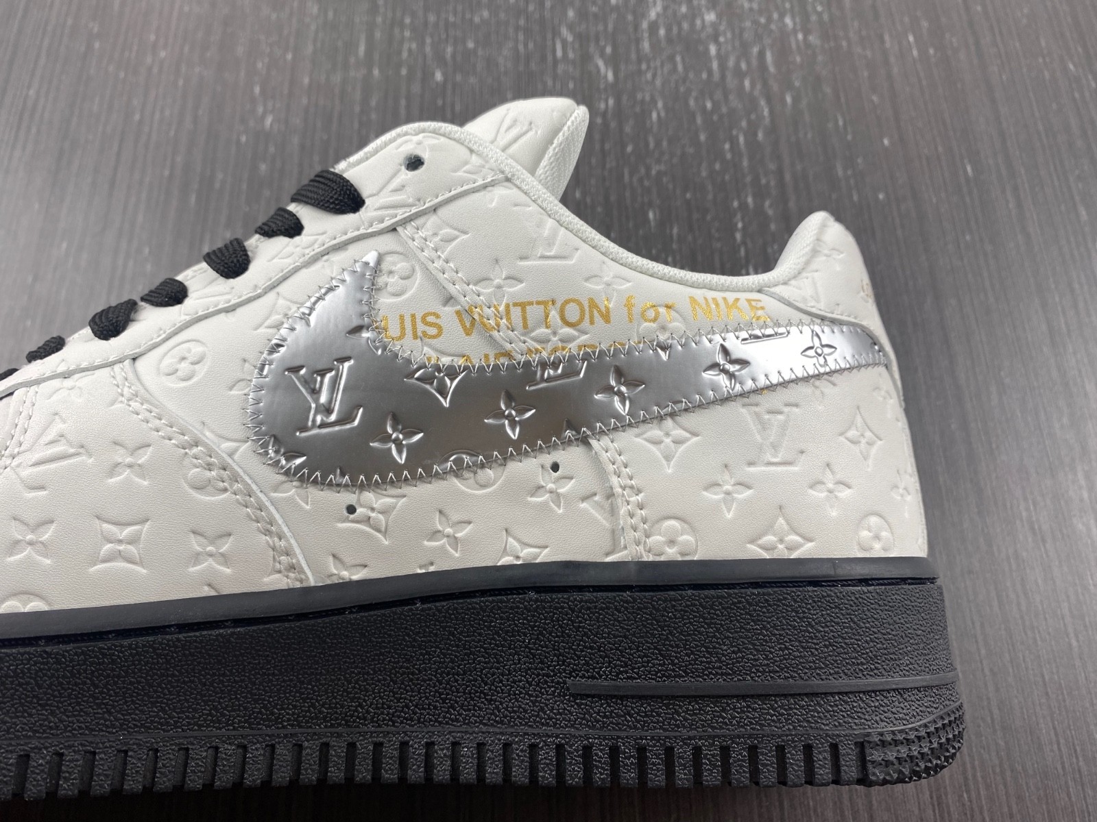 NIKE LOW AIR FORCE 1 X WHITE White / Black MS0232