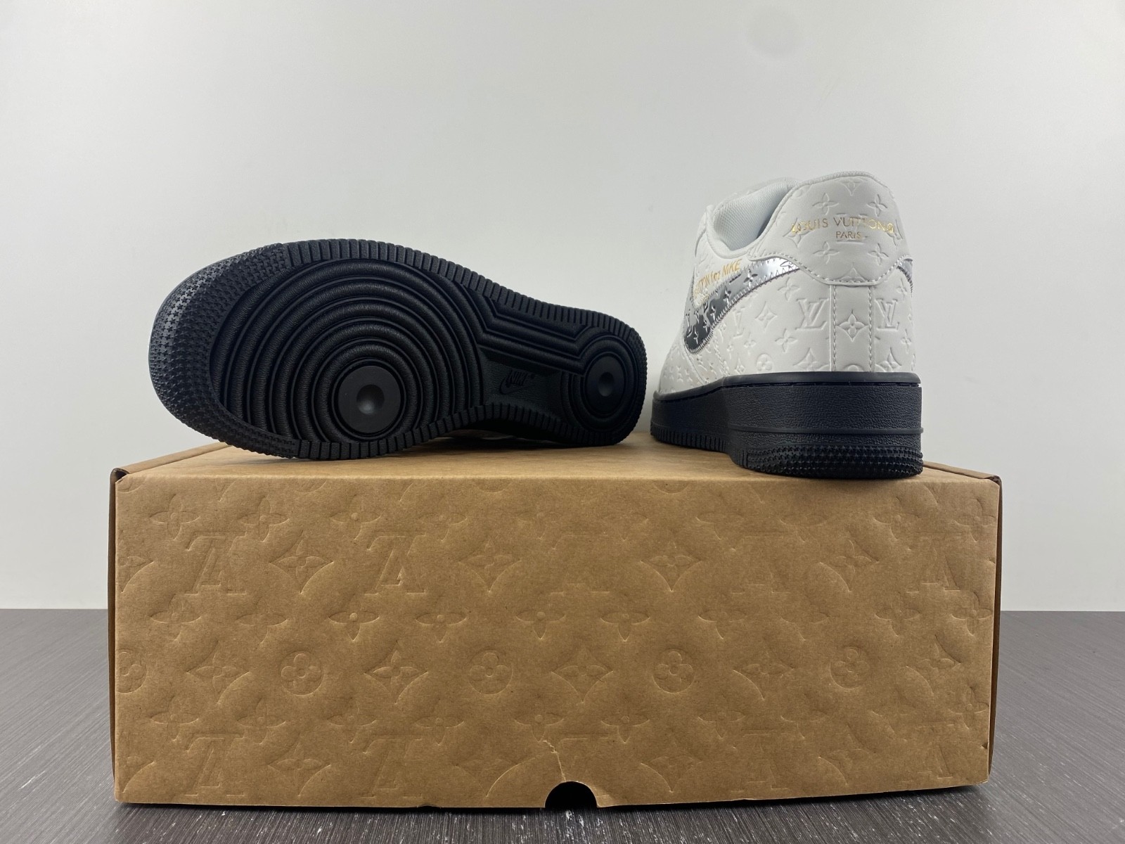 NIKE LOW AIR FORCE 1 X WHITE White / Black MS0232