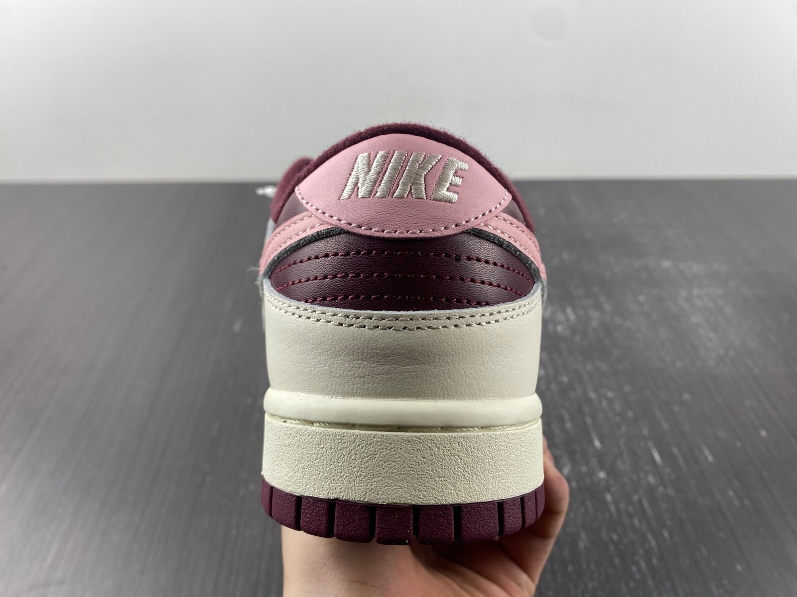Nike Dunk Low Valentine