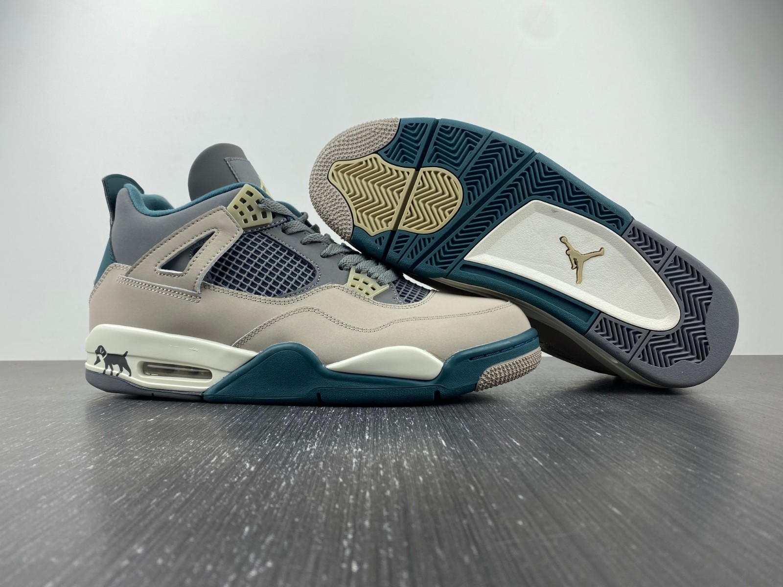Air Jordan 4 Retro SE Craft Photon Dust - DV3742-021