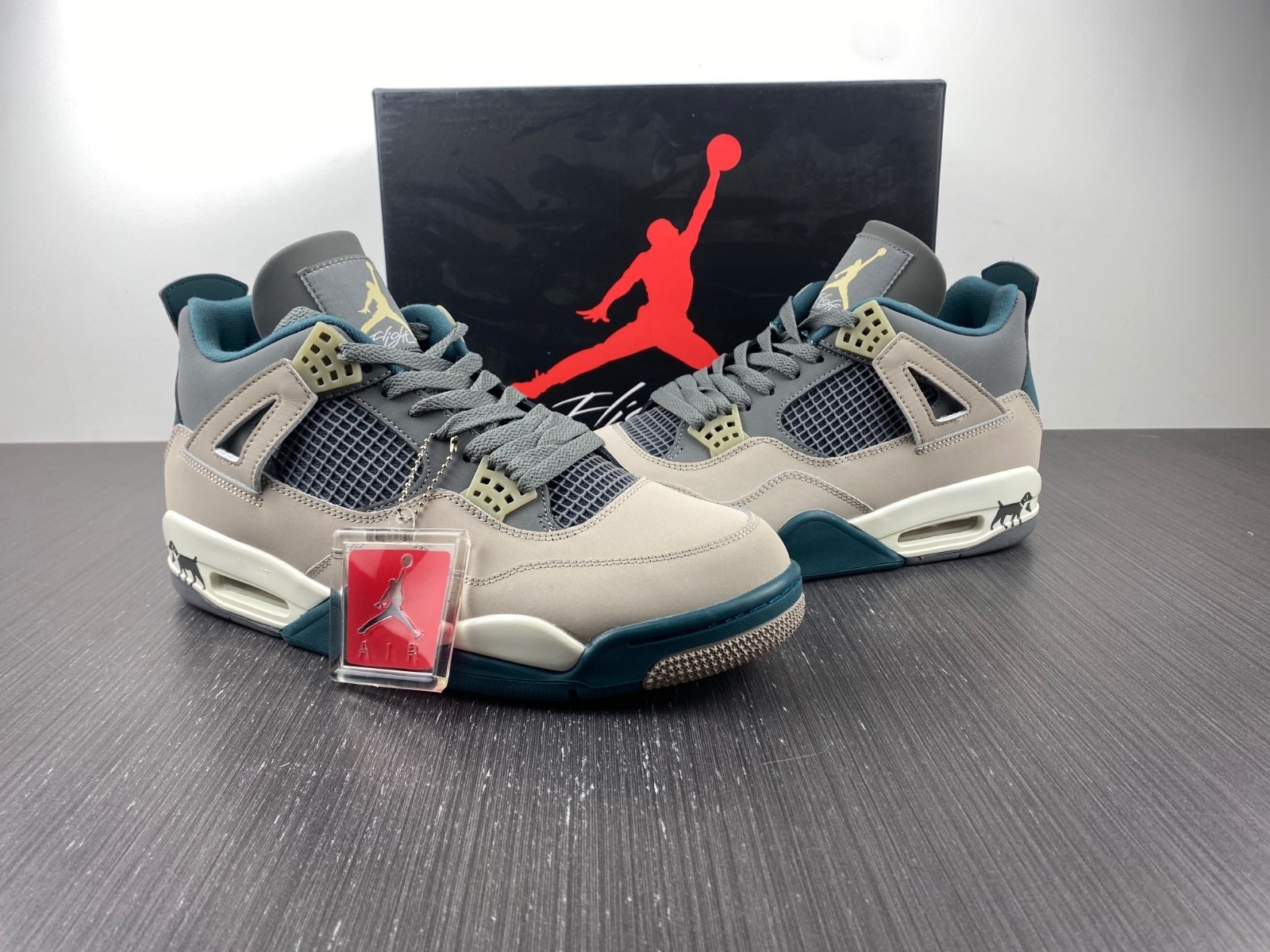 Air Jordan 4 Retro SE Craft Photon Dust - DV3742-021