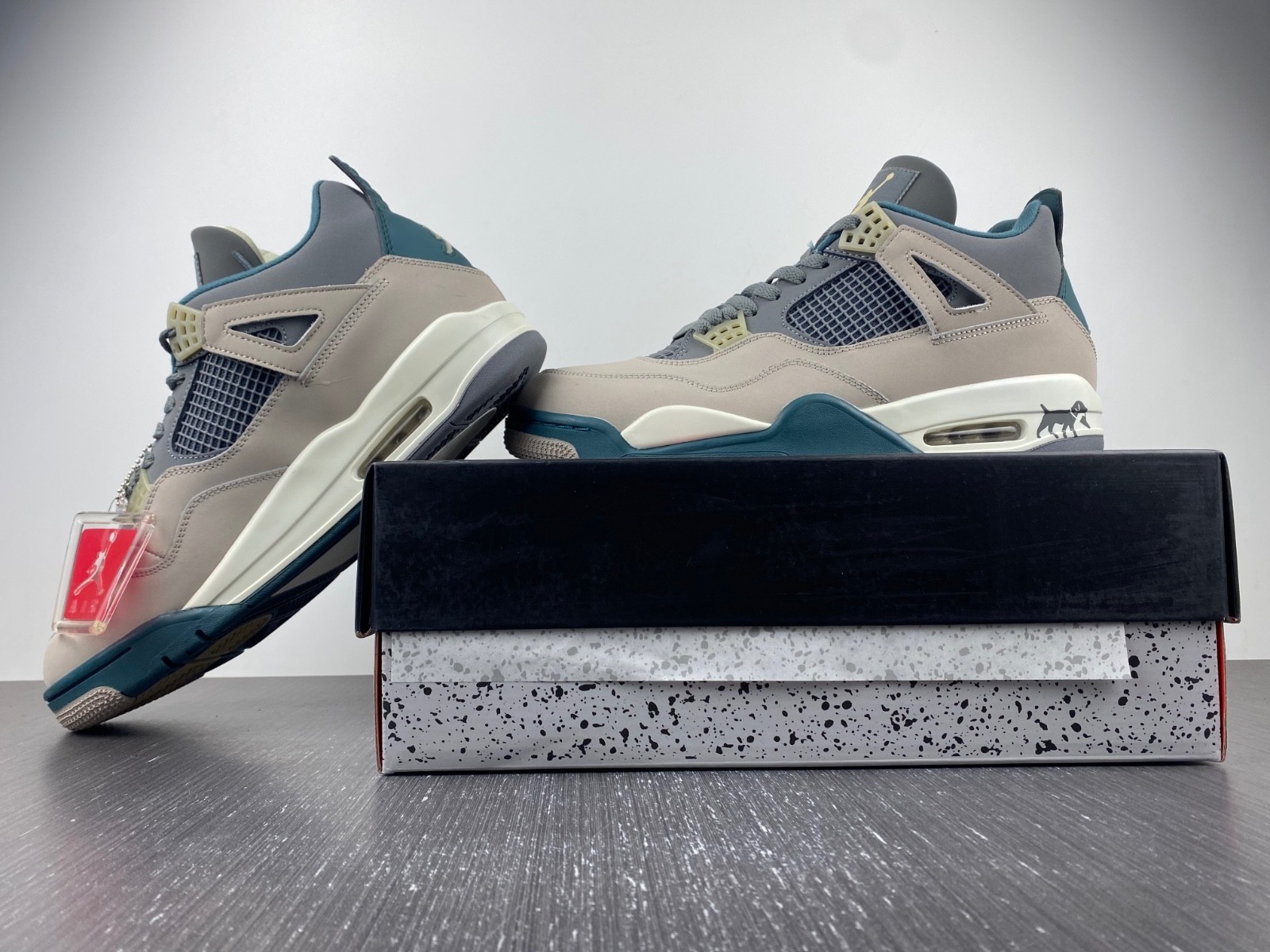 Air Jordan 4 Retro SE Craft Photon Dust - DV3742-021
