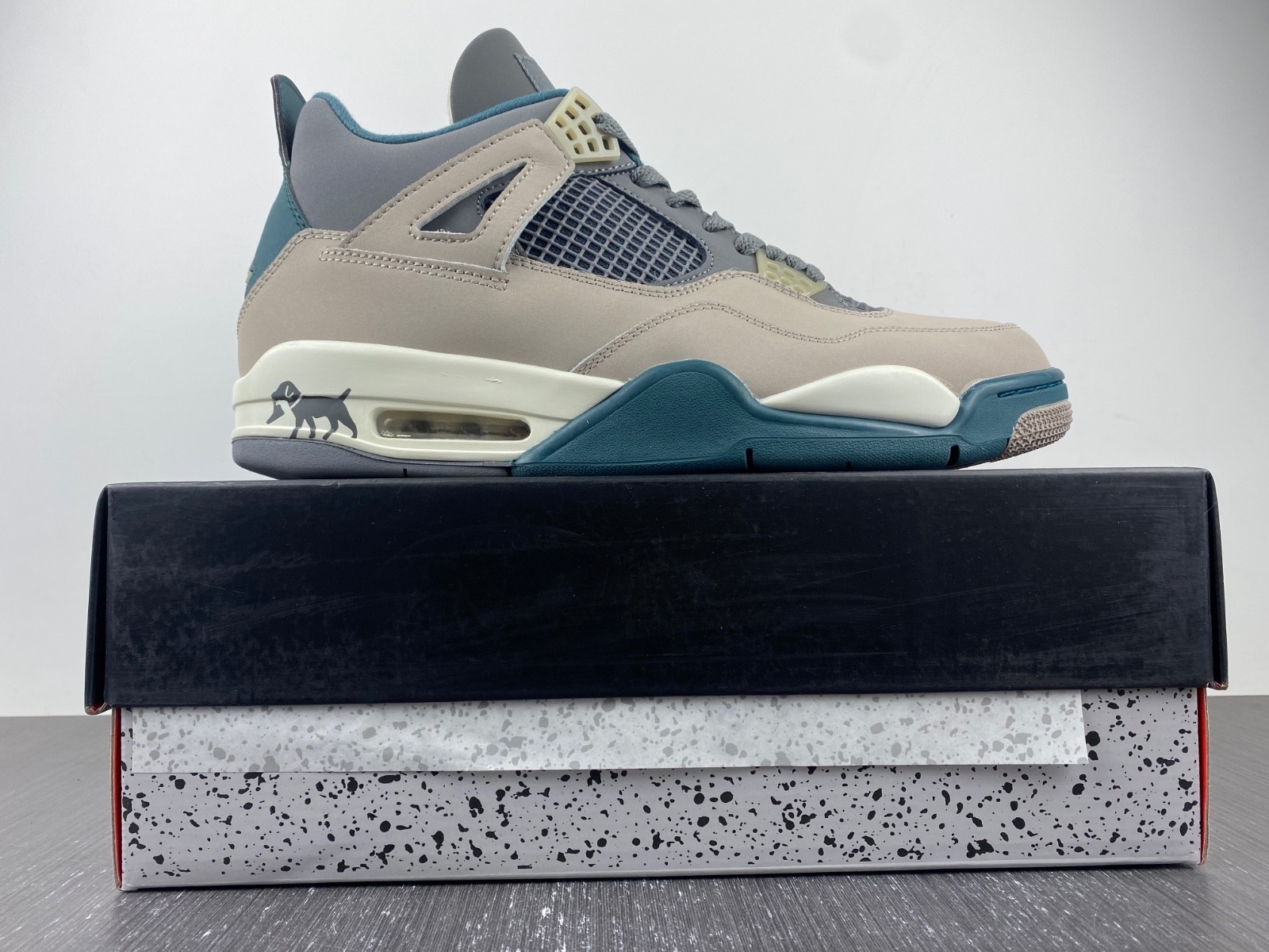 Air Jordan 4 Retro SE Craft Photon Dust - DV3742-021