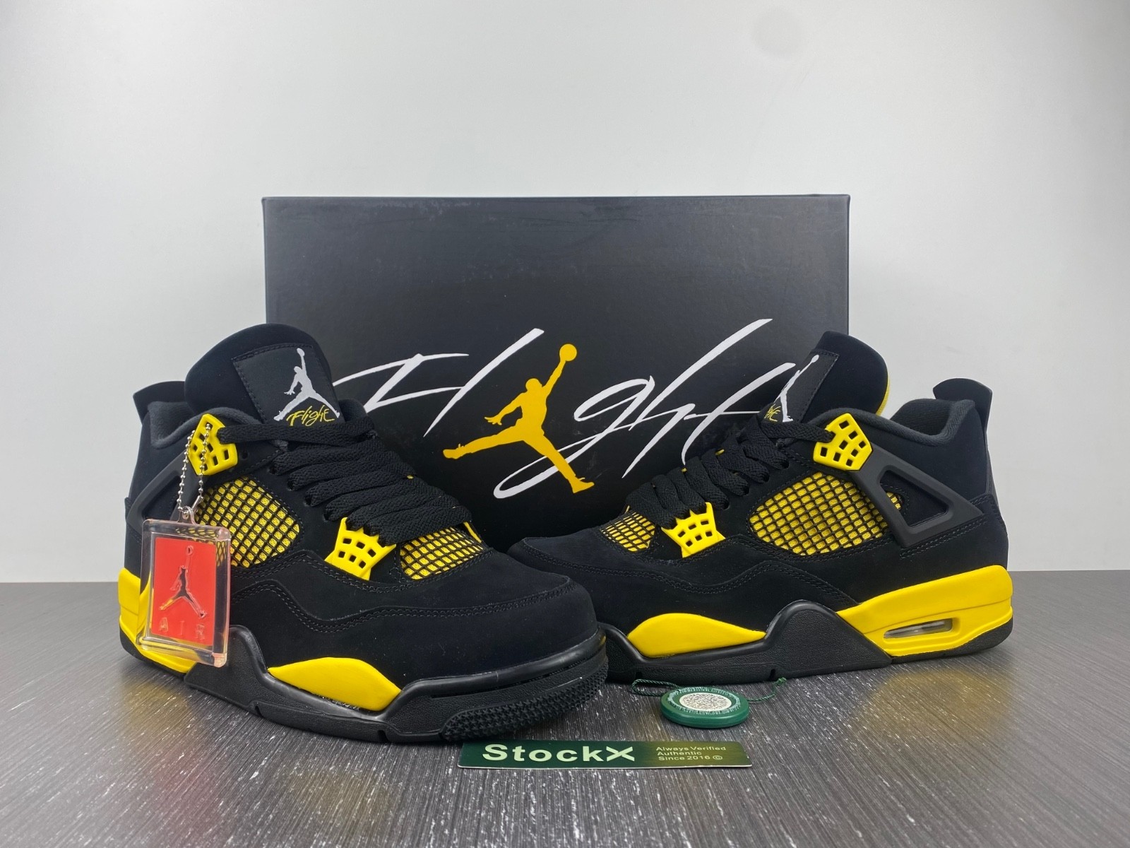 Air Jordan 4 Thunder 2023 DH6927-017