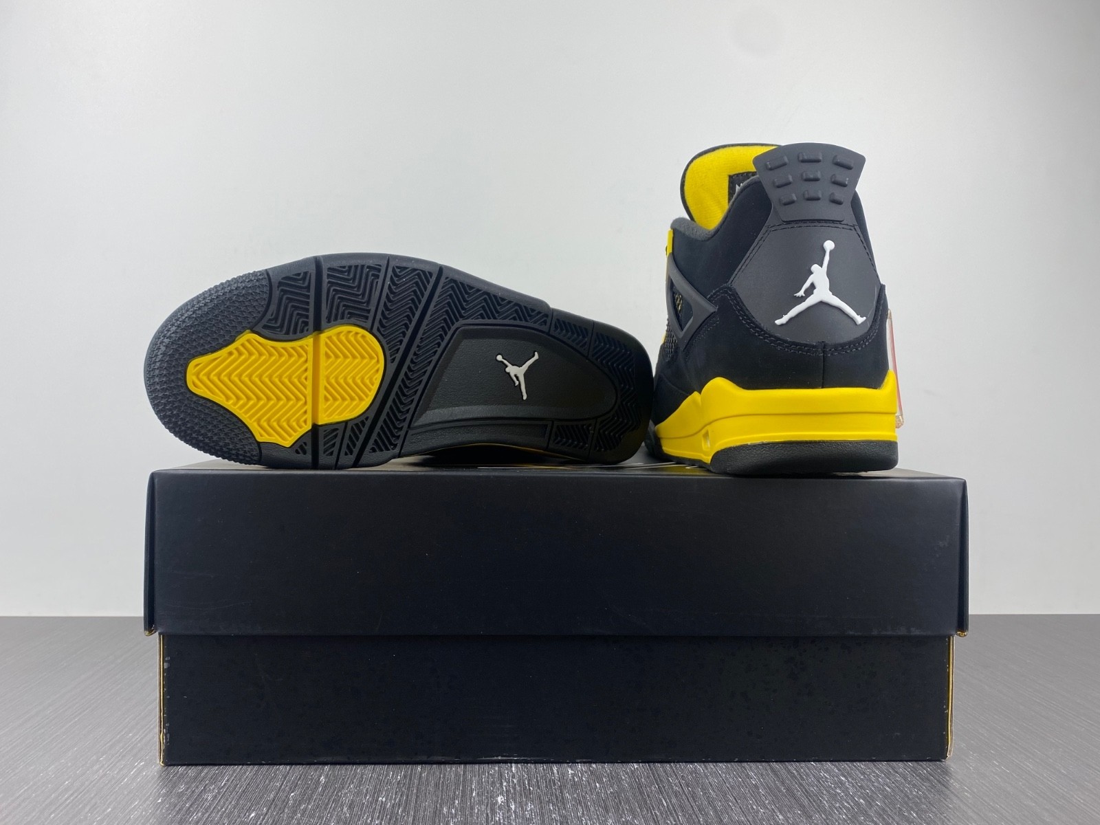 Air Jordan 4 Thunder 2023 DH6927-017