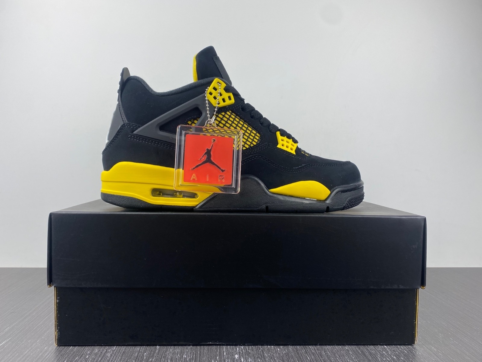 Air Jordan 4 Thunder 2023 DH6927-017