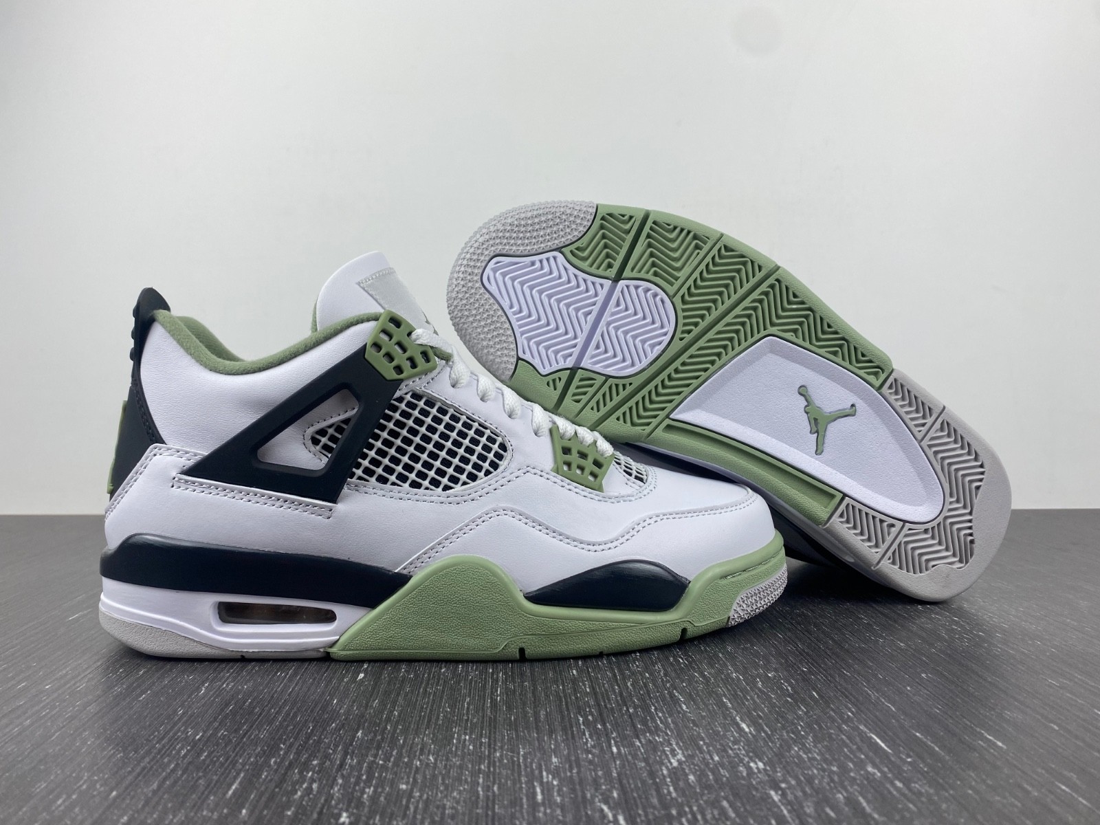 Air Jordan 4 Women