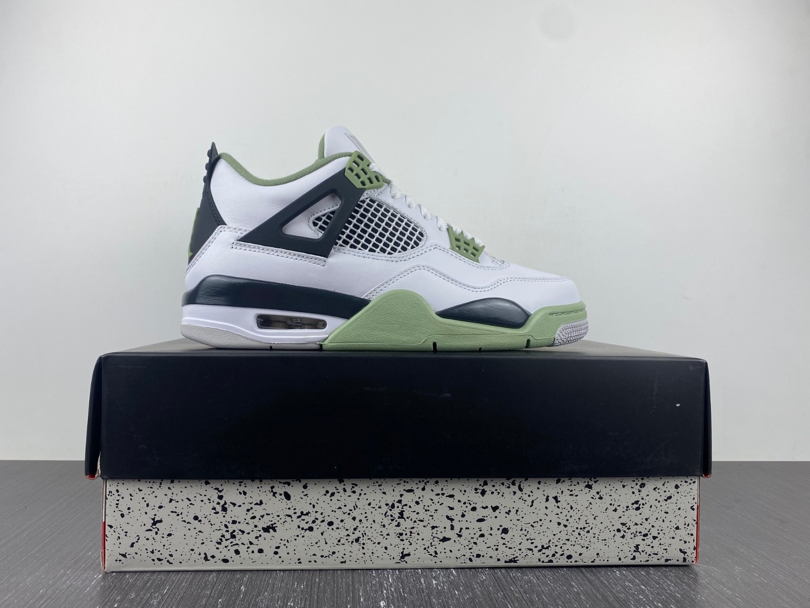 Air Jordan 4 Women