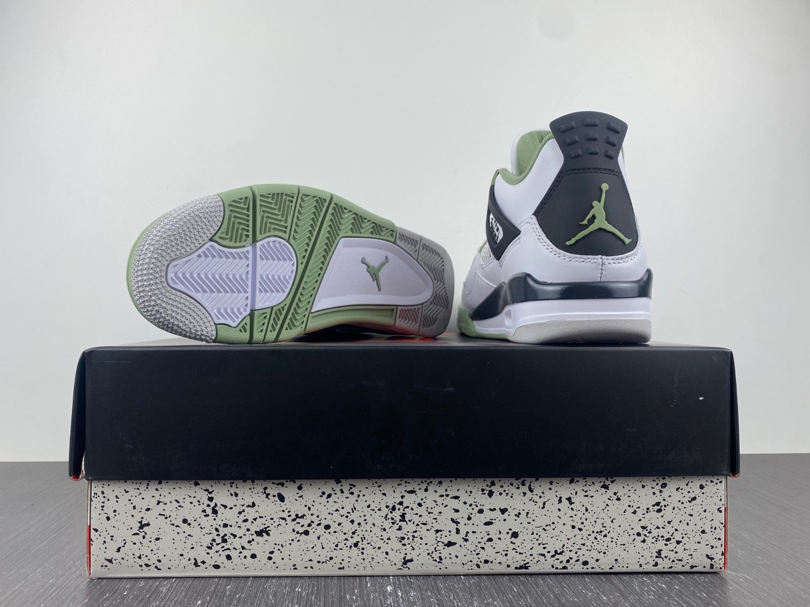 Air Jordan 4 Women