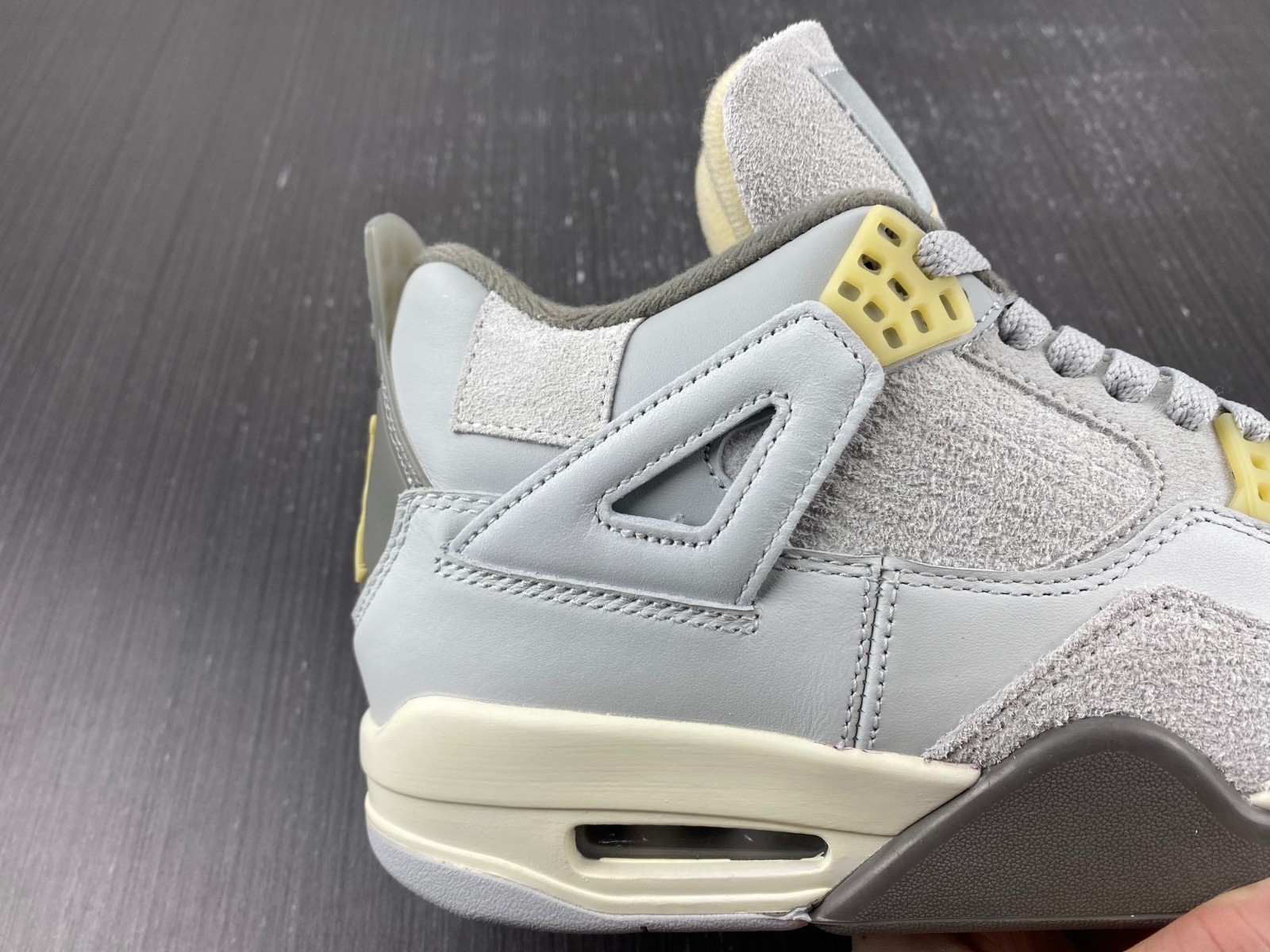 Air Jordan 4 Retro SE Craft Photon Dust - DV3742-021