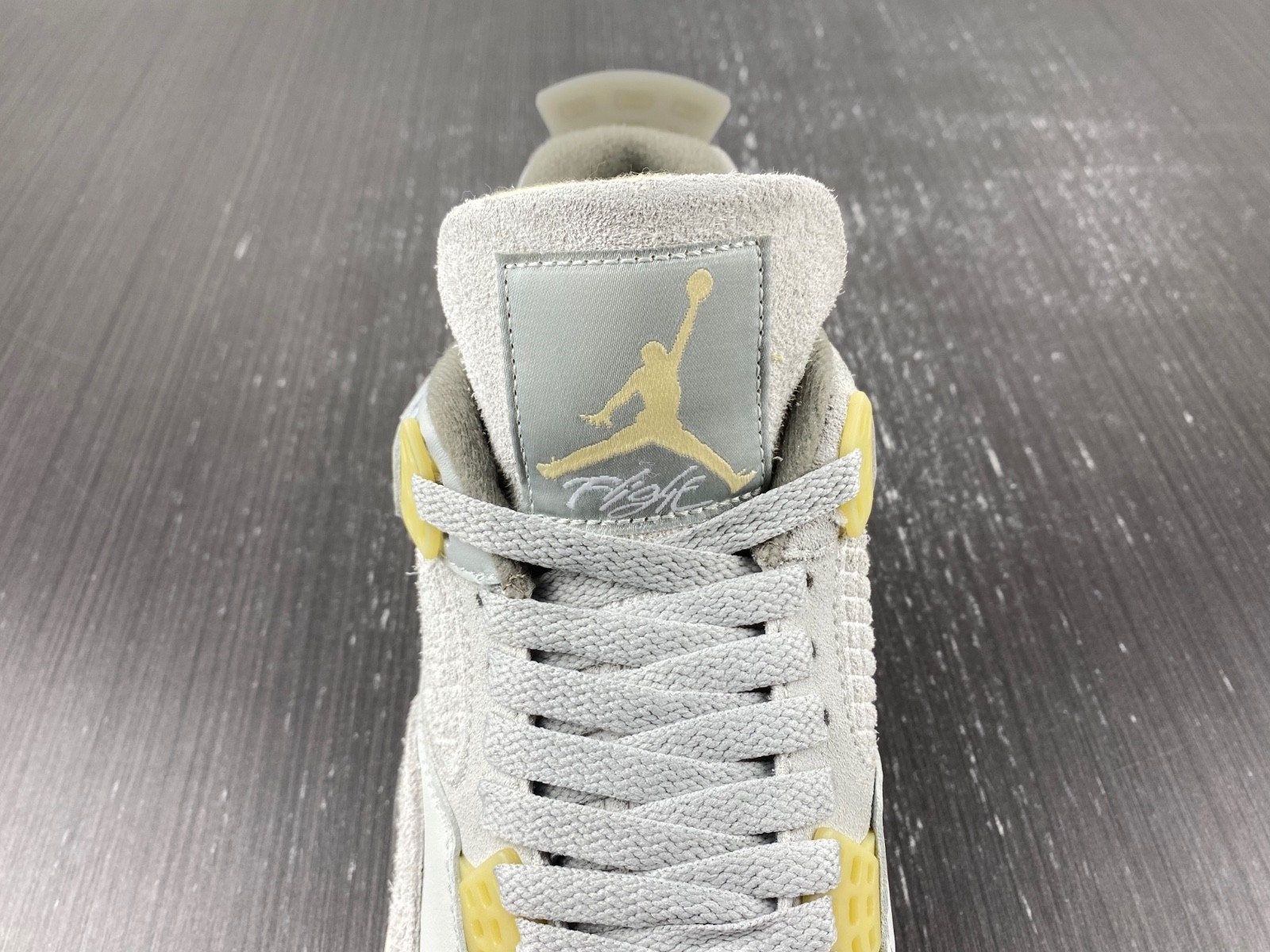 Air Jordan 4 Retro SE Craft Photon Dust - DV3742-021