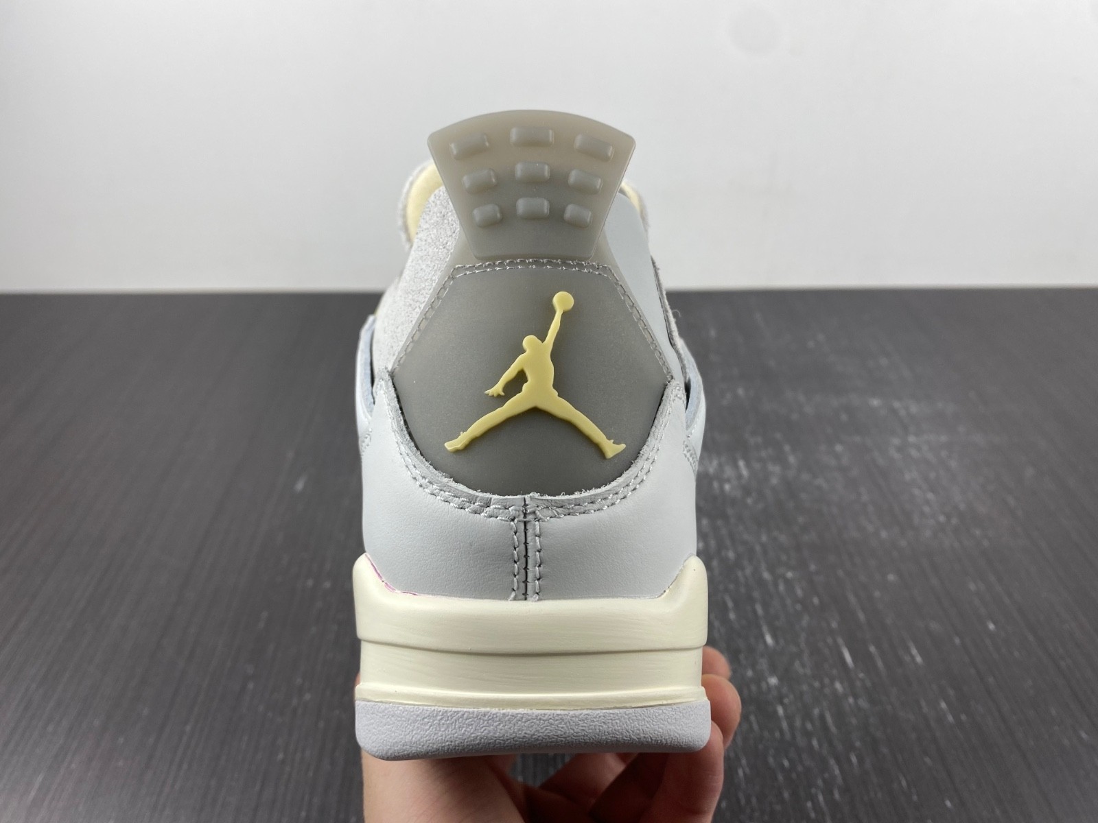 Air Jordan 4 Retro SE Craft Photon Dust - DV3742-021