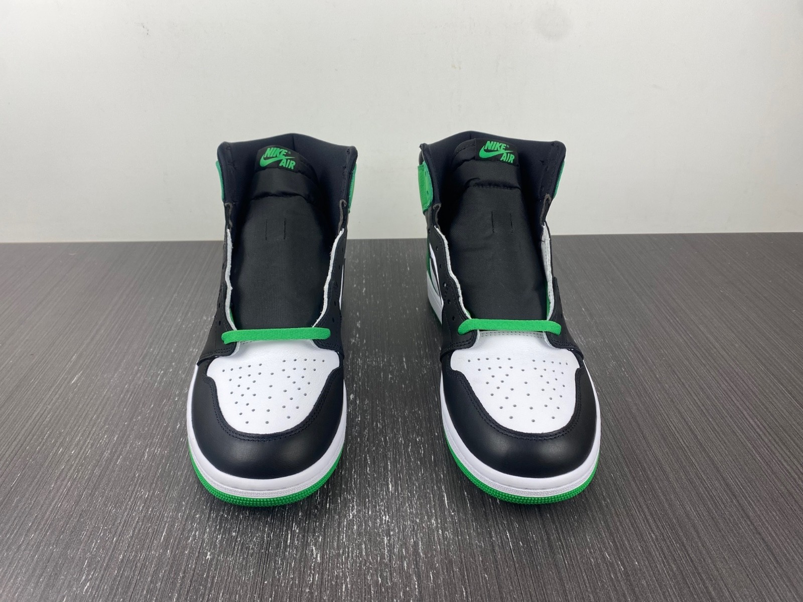 Air Jordan 1 Retro High OG "Celtics" DZ5485-031