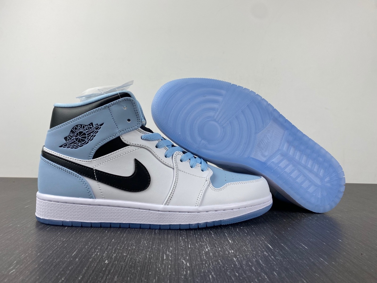 Air Jordan 1 Mid SE Ice Blue - DV1308-104