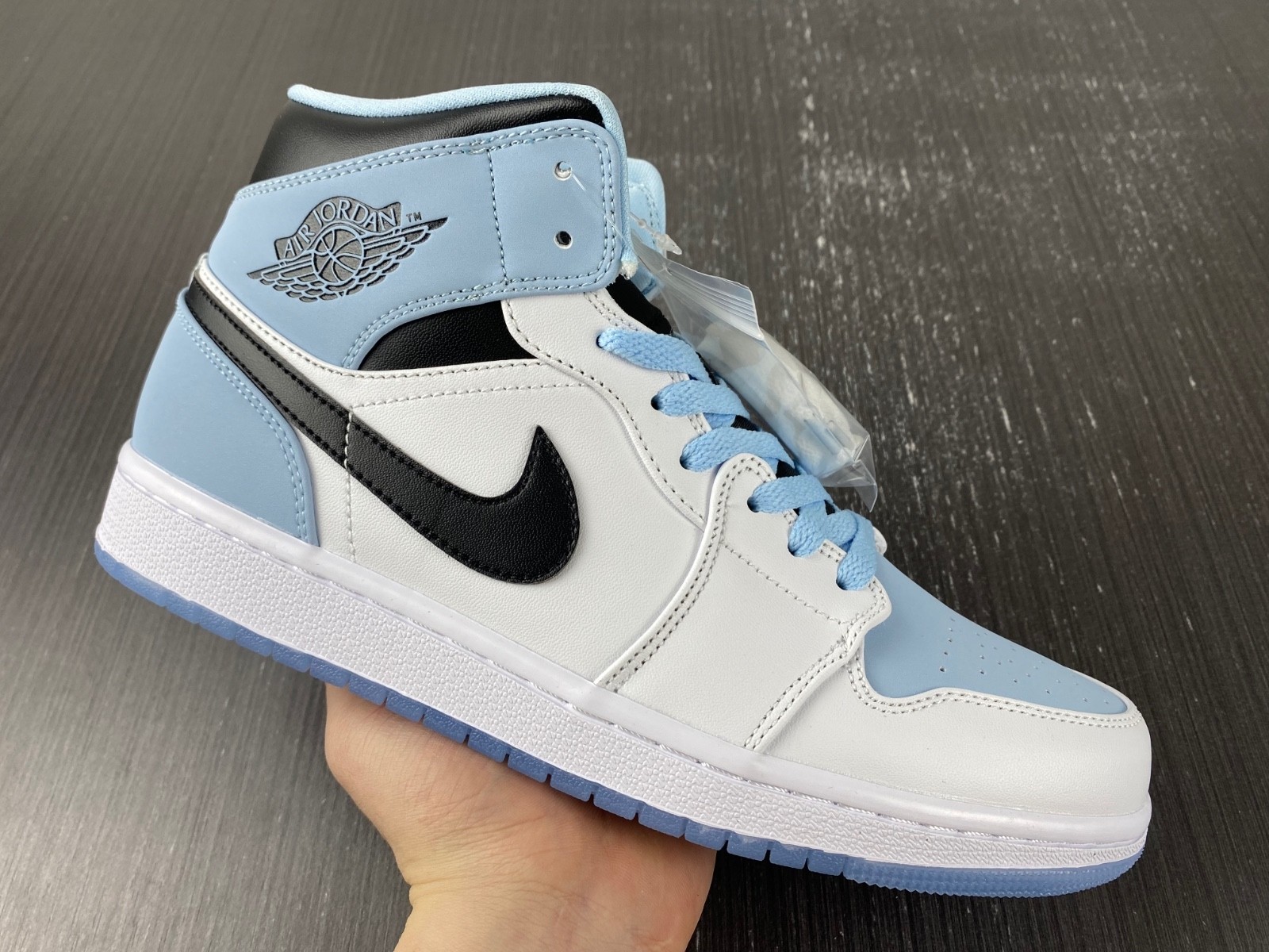 Air Jordan 1 Mid SE Ice Blue - DV1308-104
