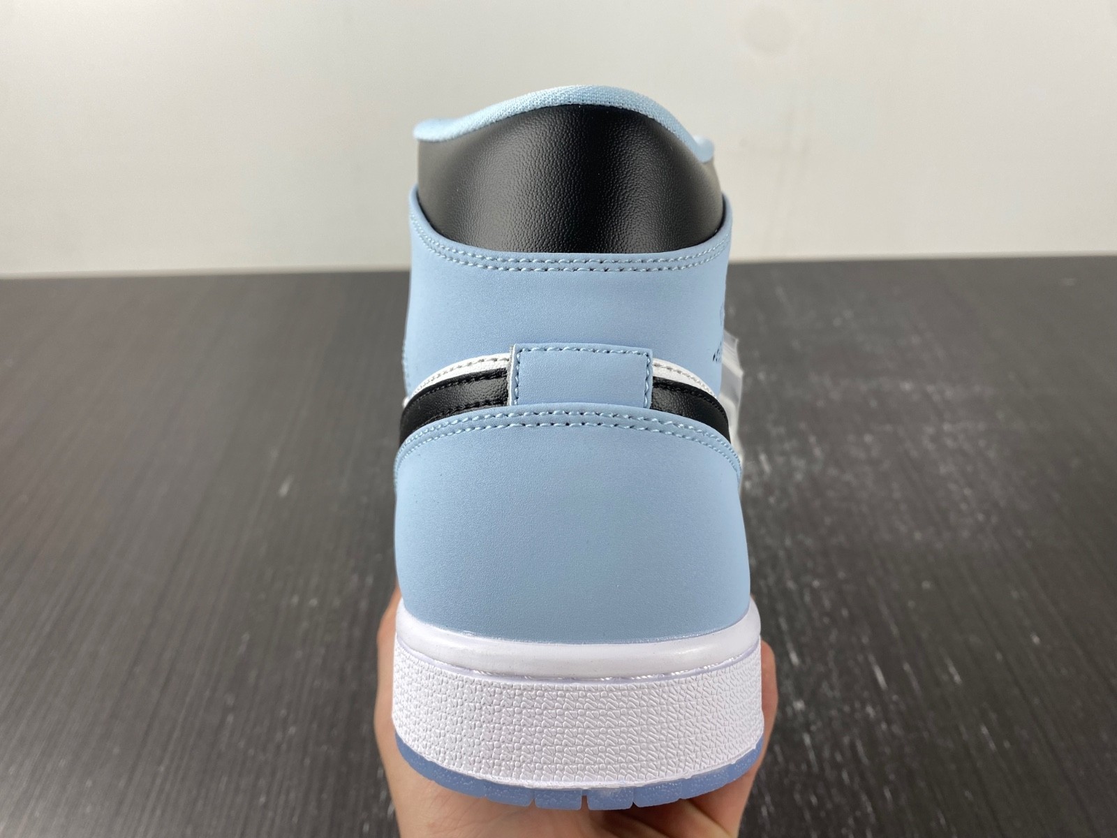 Air Jordan 1 Mid SE Ice Blue - DV1308-104
