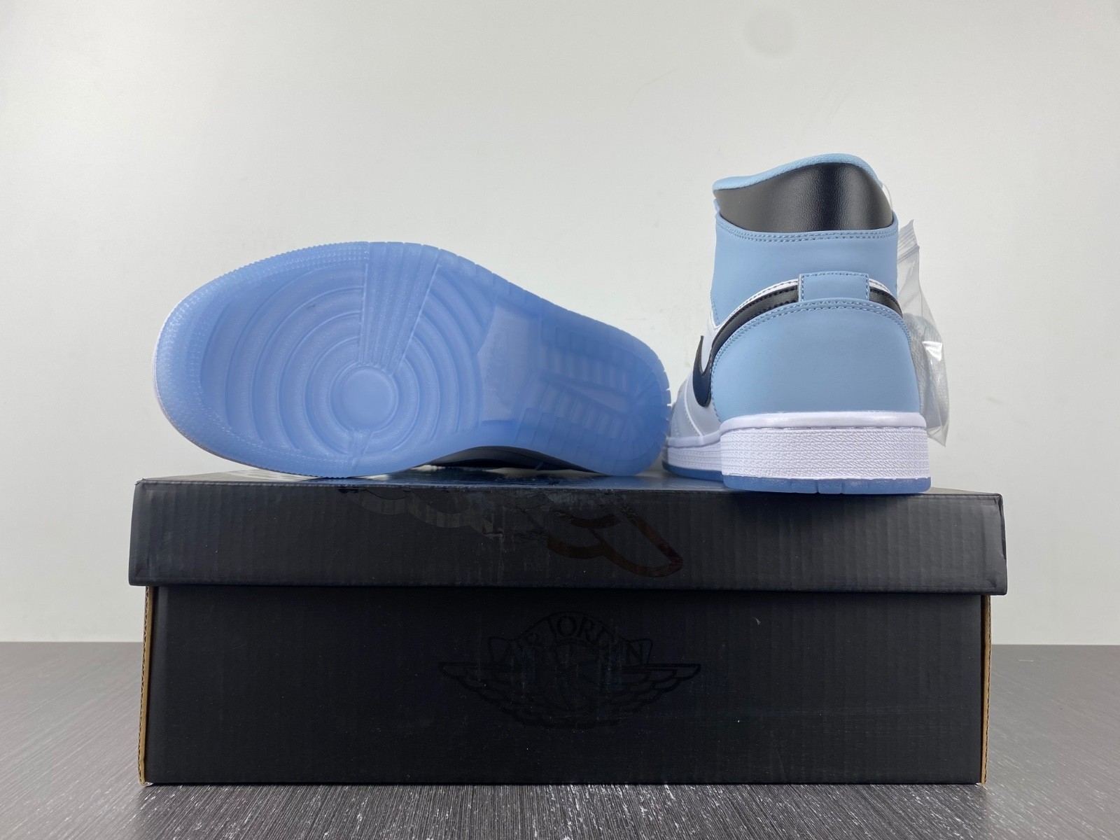 Air Jordan 1 Mid SE Ice Blue - DV1308-104