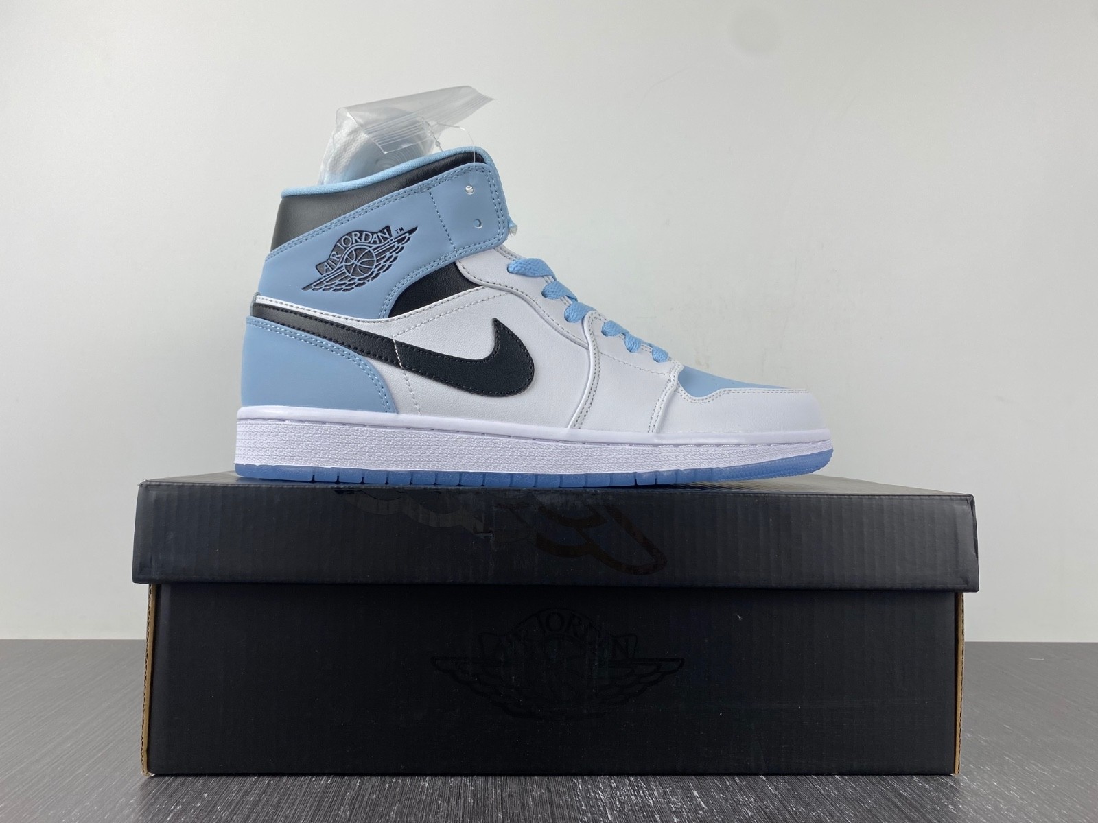 Air Jordan 1 Mid SE Ice Blue - DV1308-104