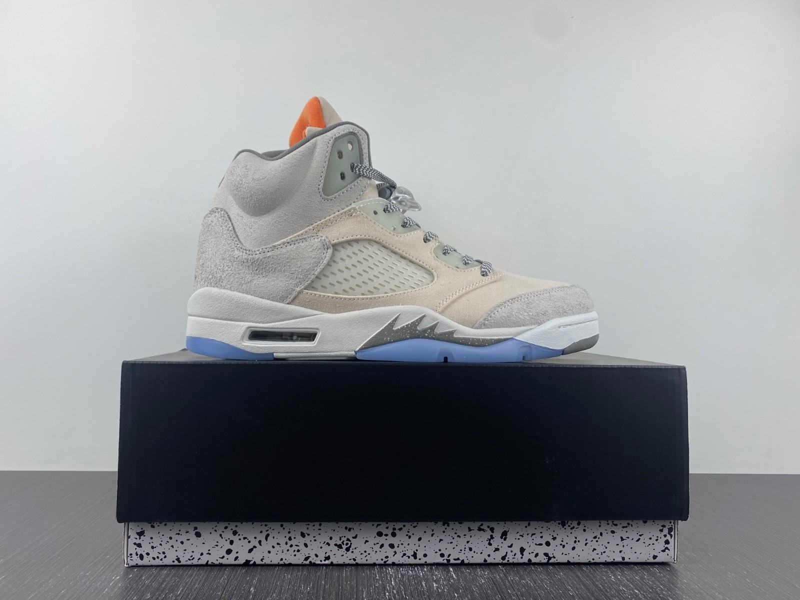 Air Jordan 5 Retro SE "Craft" FD9222-180
