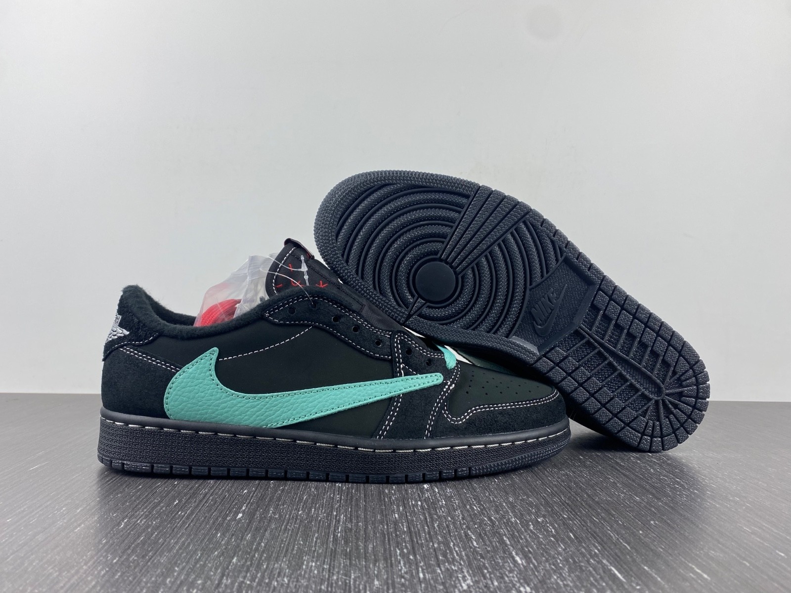 Travis Scott x Air Jordan 1 Low OG DM7866-311