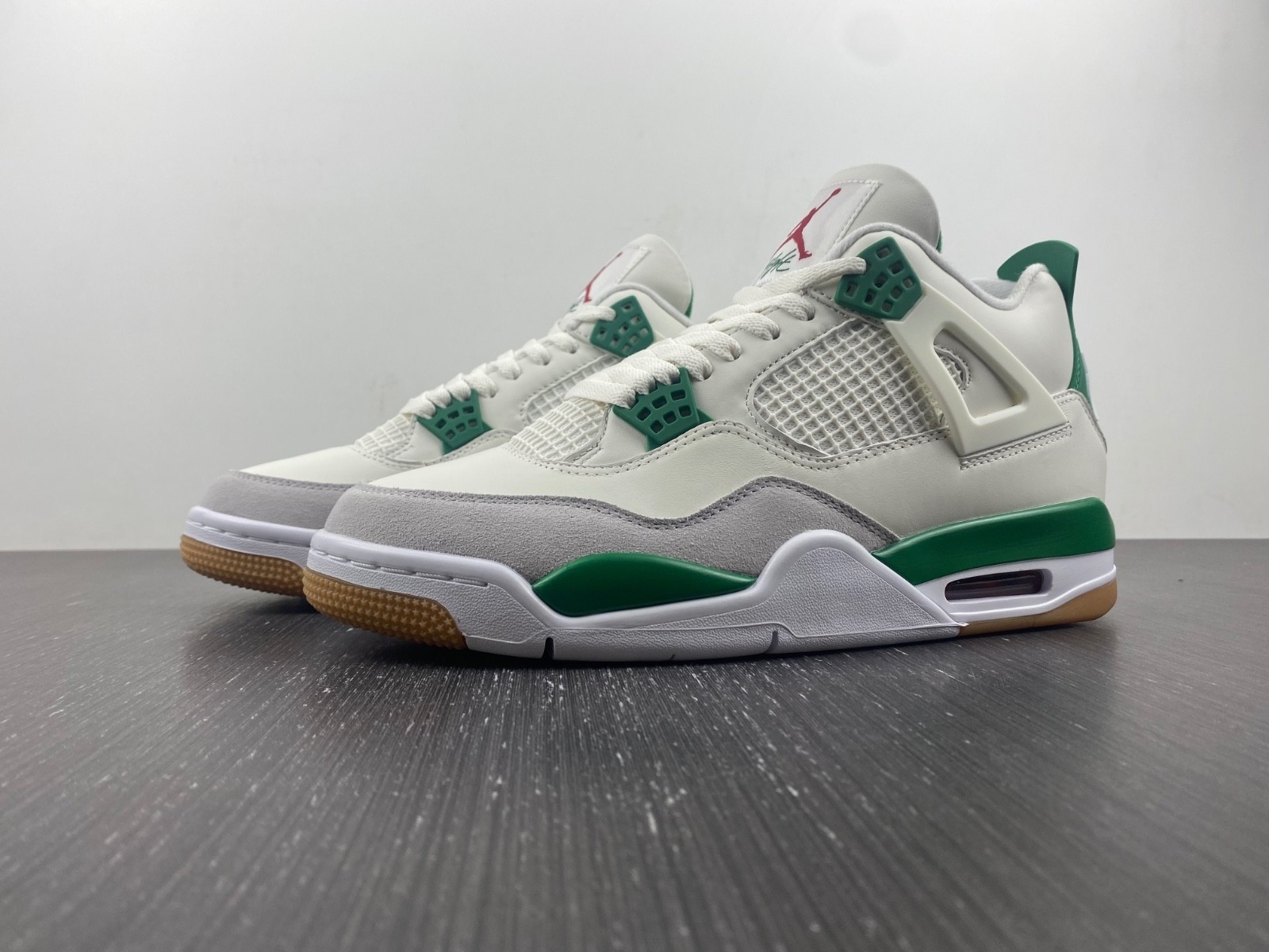 AIR JORDAN 4 RETRO SB PINE GREEN DR5415-103