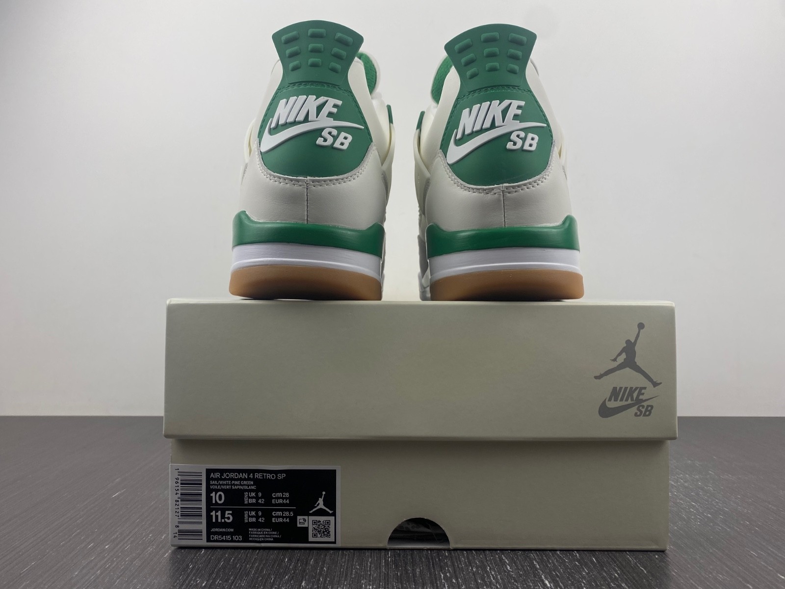 AIR JORDAN 4 RETRO SB PINE GREEN DR5415-103