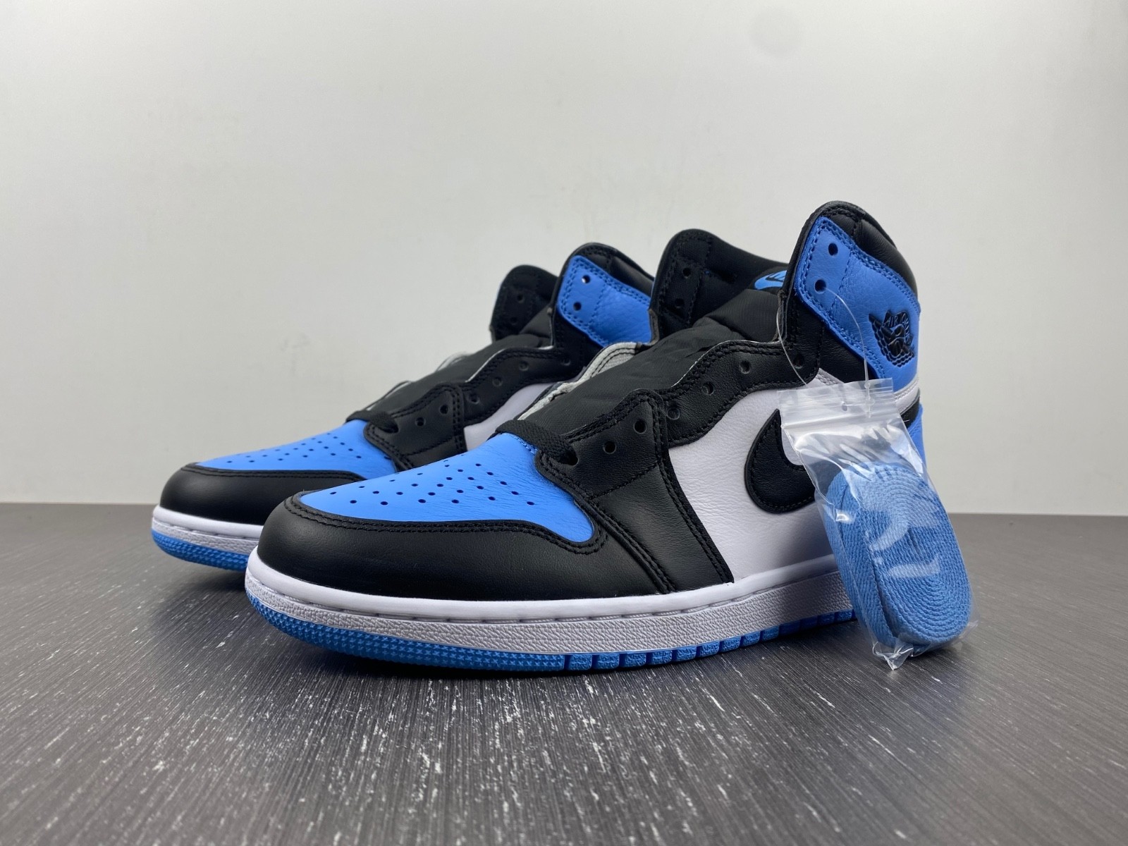Air Jordan 1 High 