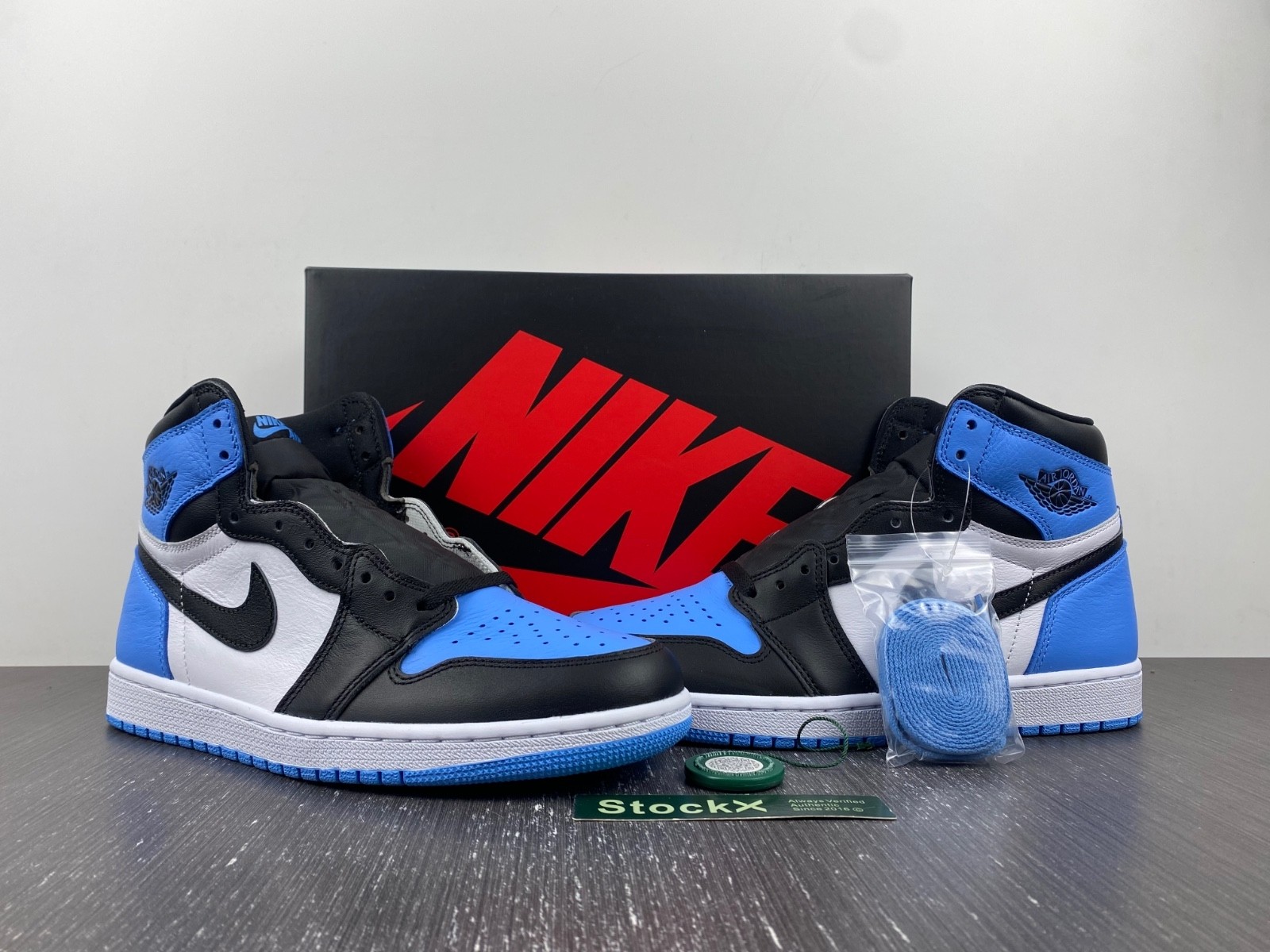 Air Jordan 1 High 
