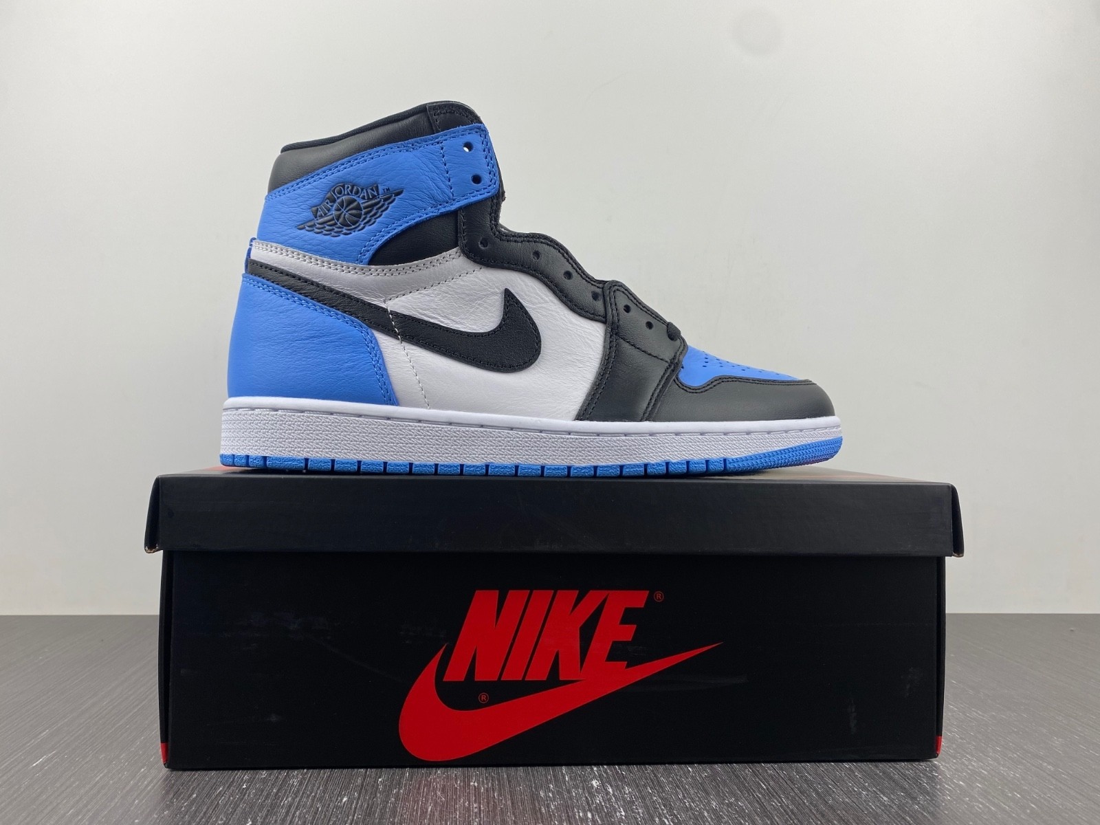 Air Jordan 1 High 