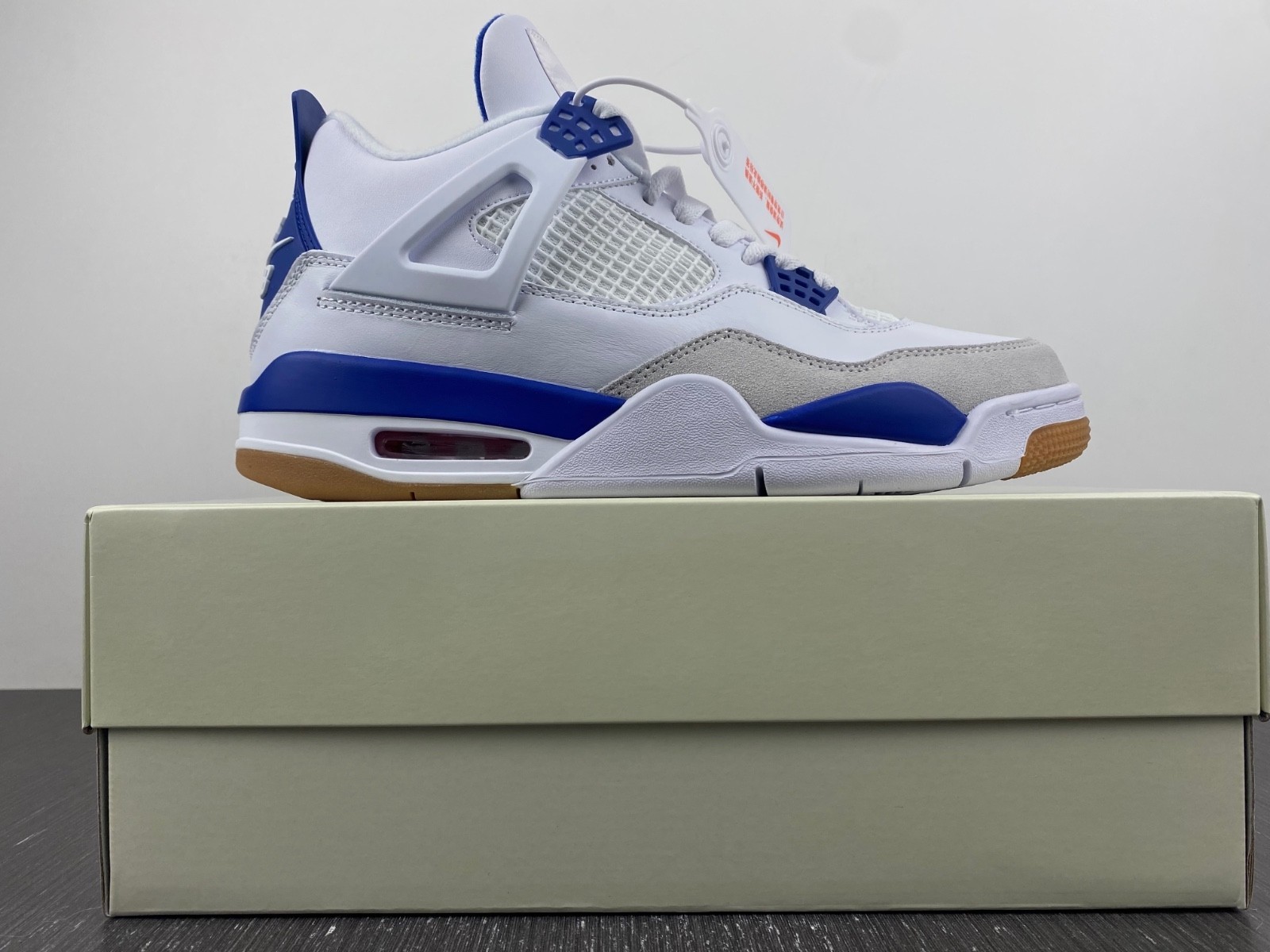 Nike Air Jordan 4 Retro DR5415-140