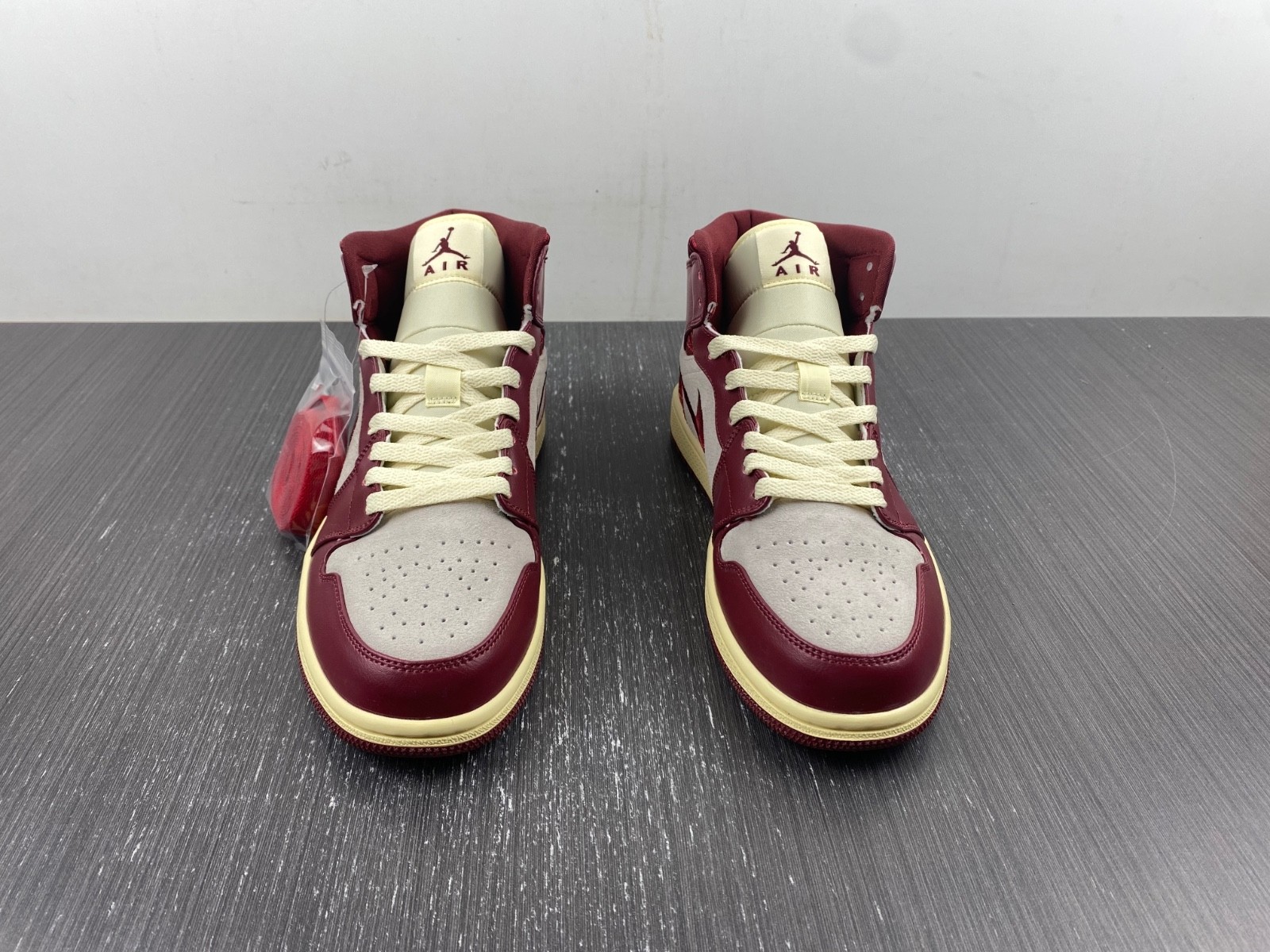 Air Jordan 1 Mid SE Tiki Leaf Team Red DZ2820-601
