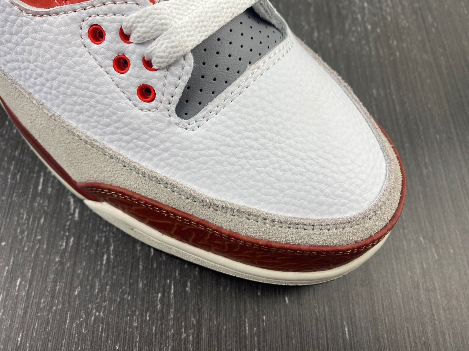 Air Jordan 3 Retro SE Dunk on Mars DV7028-108