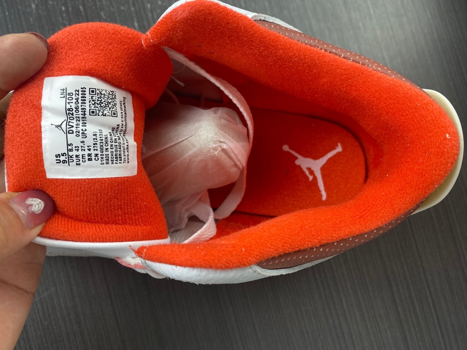 Air Jordan 3 Retro SE Dunk on Mars DV7028-108