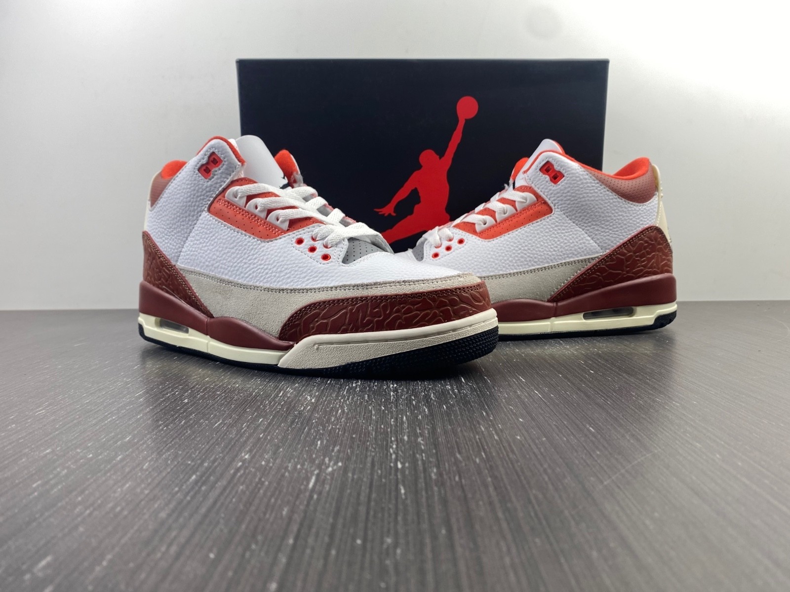 Air Jordan 3 Retro SE Dunk on Mars DV7028-108