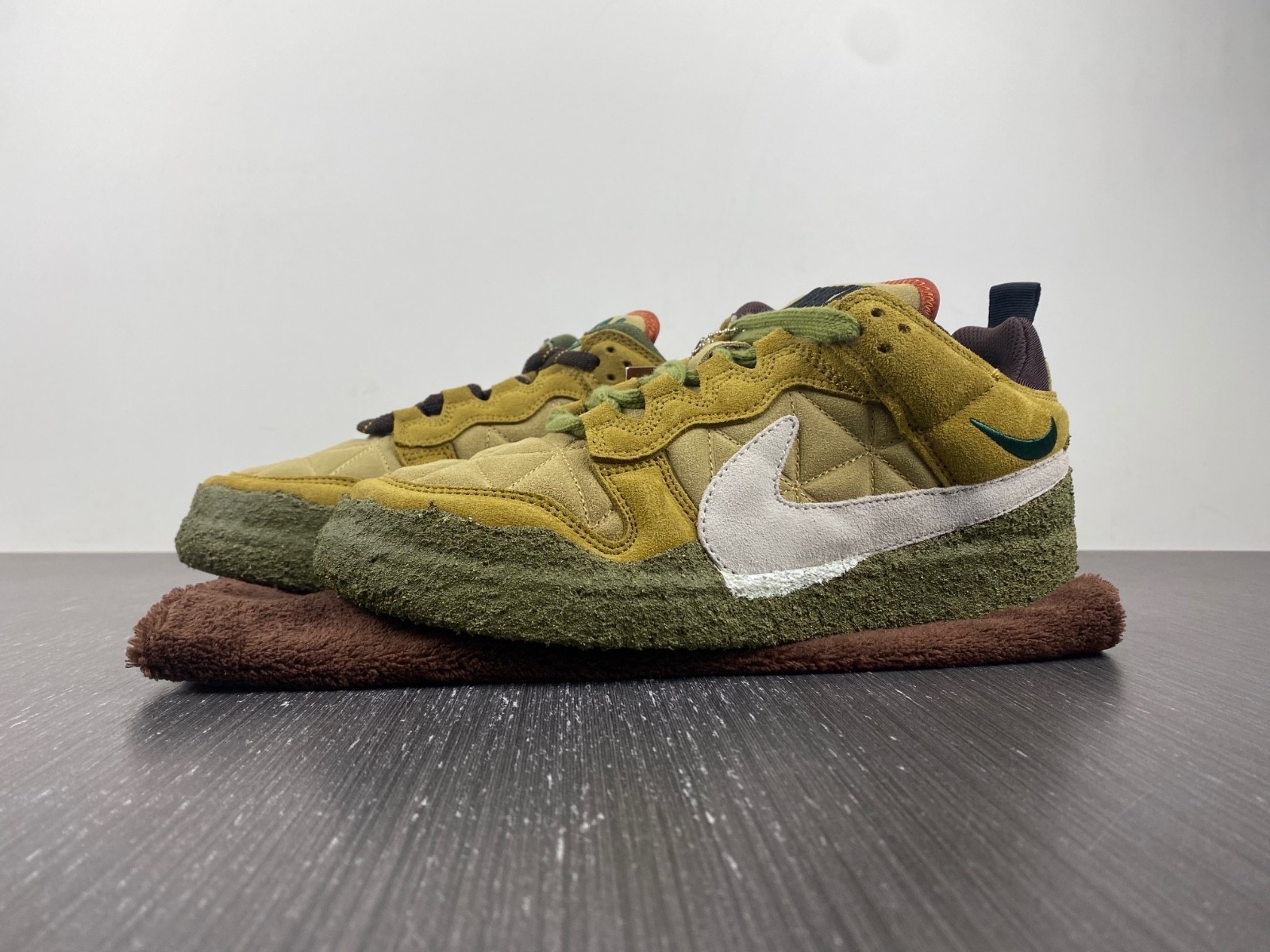 Cactus Plant Flea Market x Nike Dunk Low DM0430-700