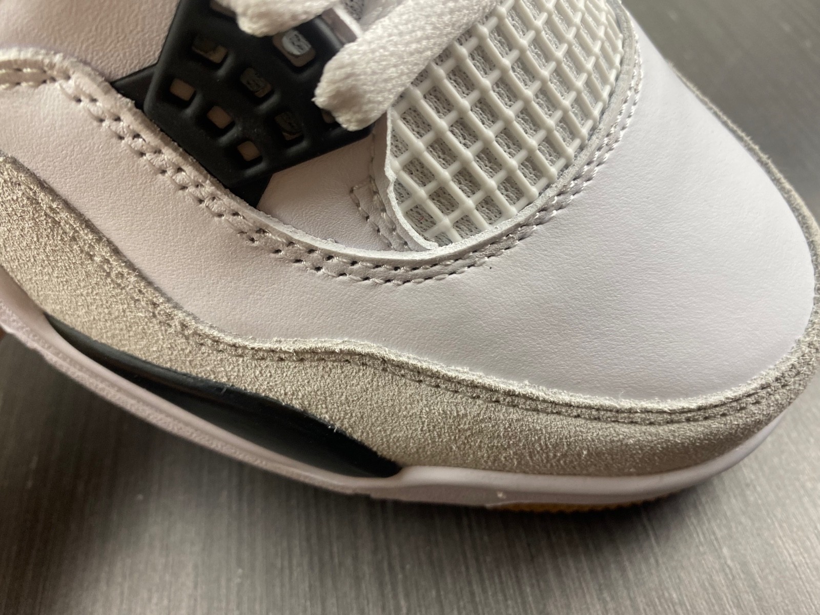 Nike_SB_x_Air_Jordan_4 DR5415-100