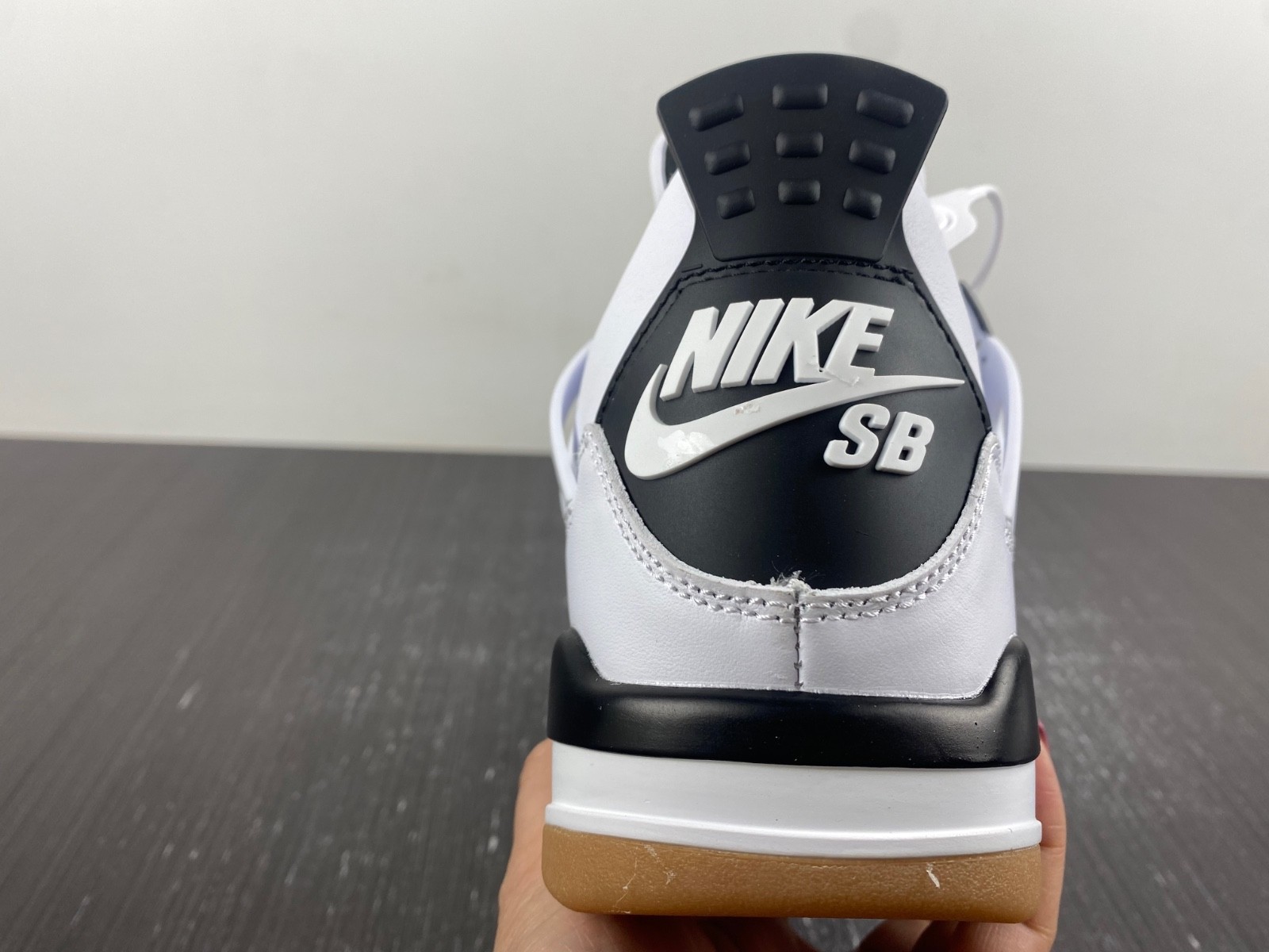 Nike_SB_x_Air_Jordan_4 DR5415-100