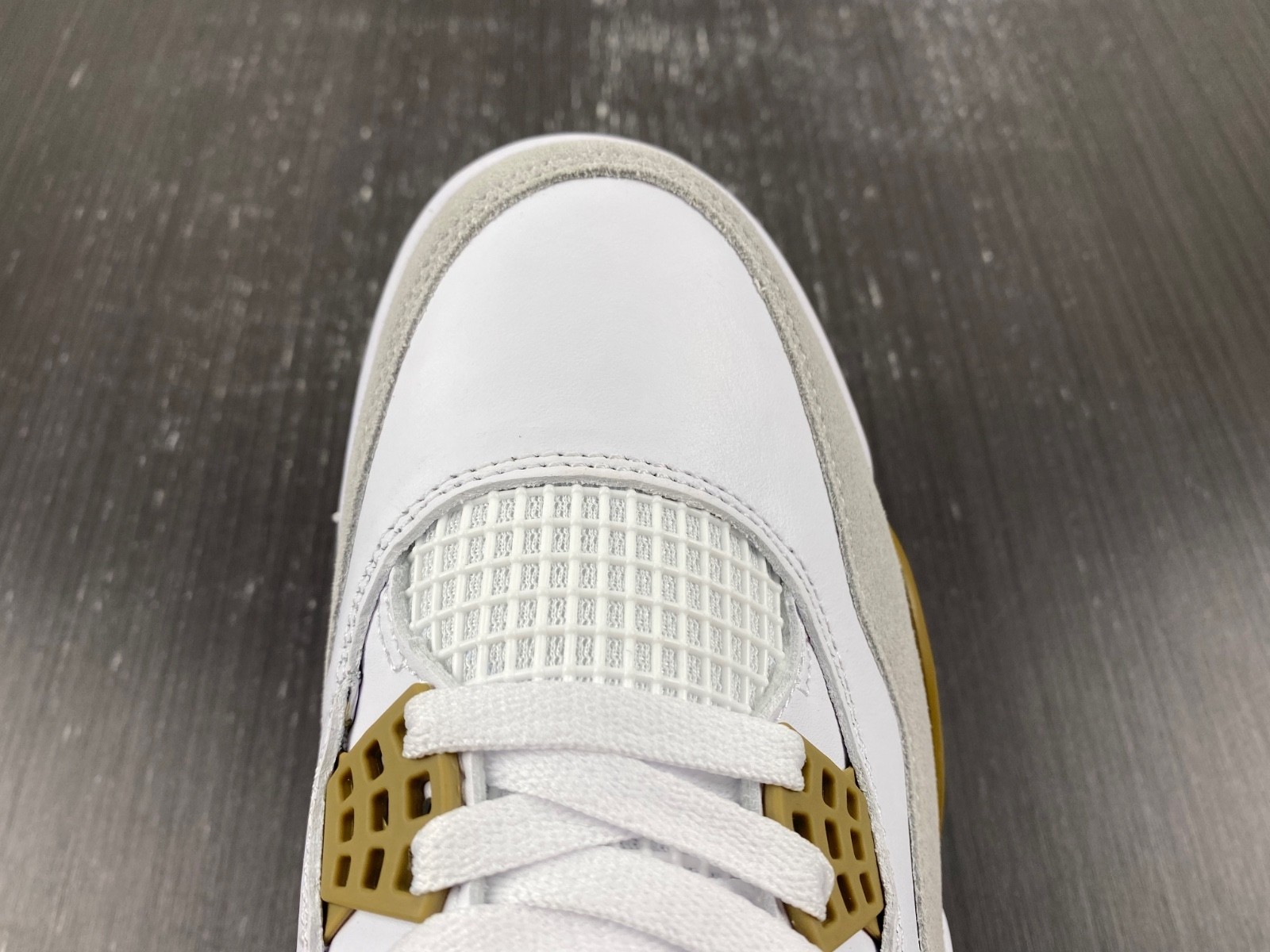 Nike_SB_x_Air_Jordan_4 DR5415-120