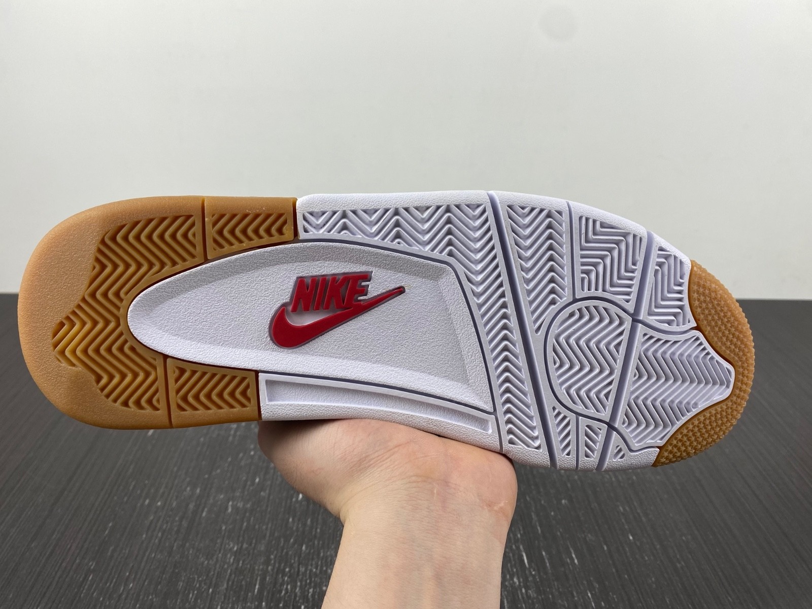 Nike_SB_x_Air_Jordan_4 DR5415-120