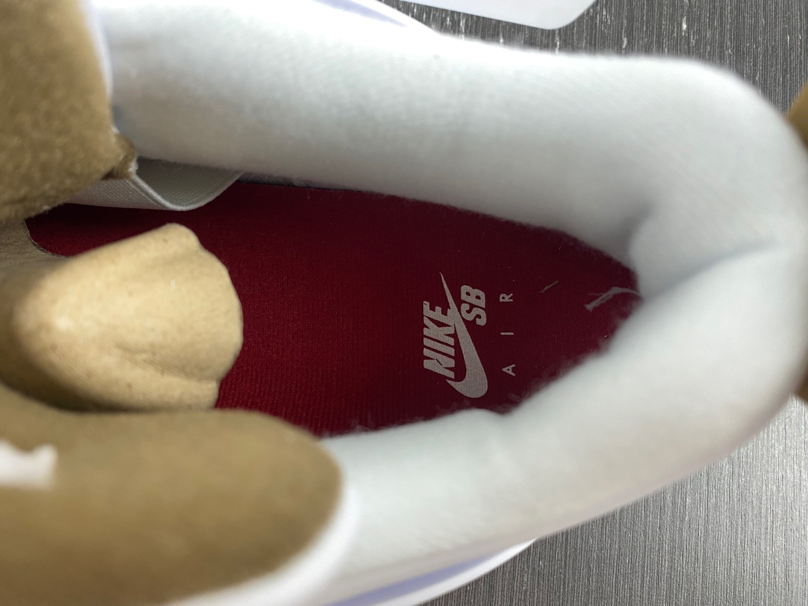Nike_SB_x_Air_Jordan_4 DR5415-120