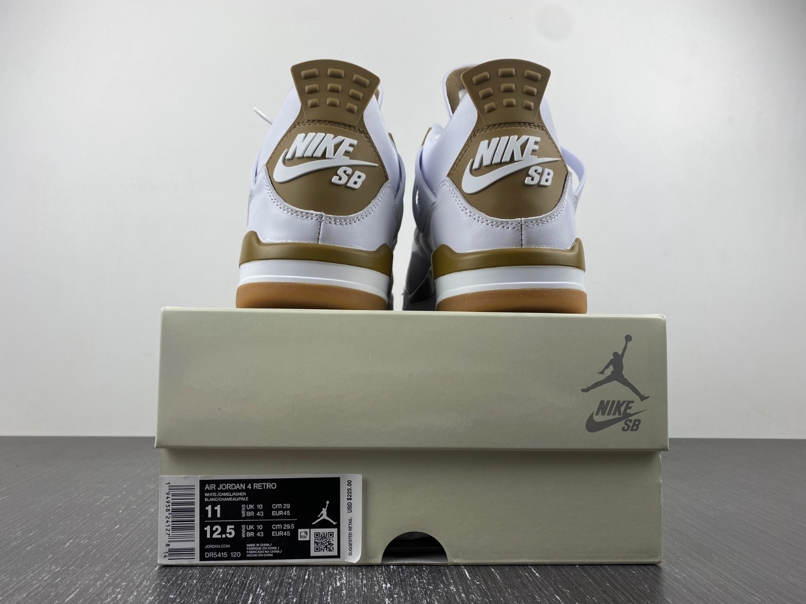 Nike_SB_x_Air_Jordan_4 DR5415-120