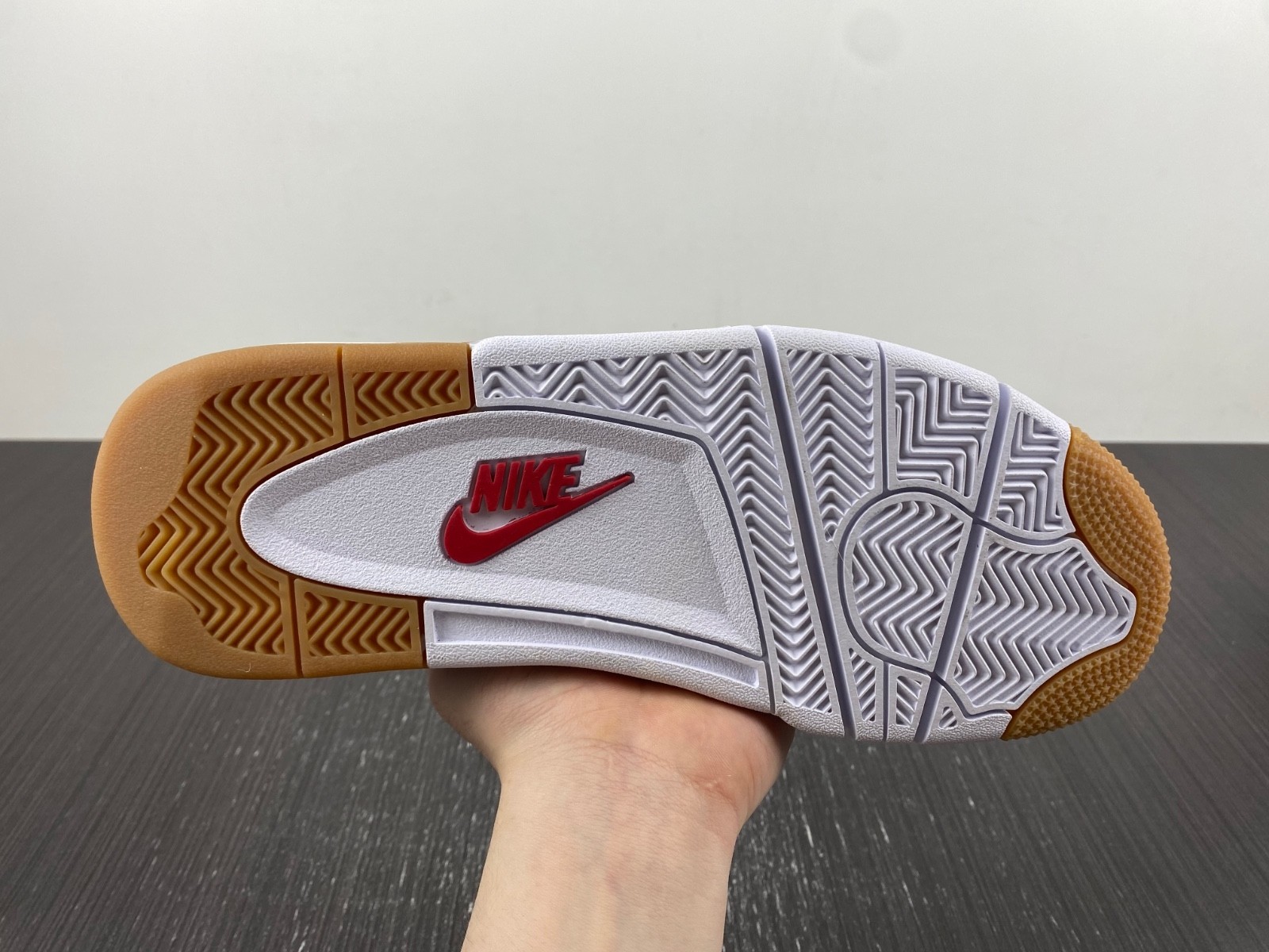 Nike_SB_x_Air_Jordan_4 DR5415-160
