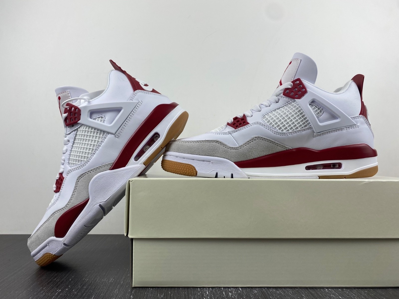 Nike_SB_x_Air_Jordan_4 DR5415-160