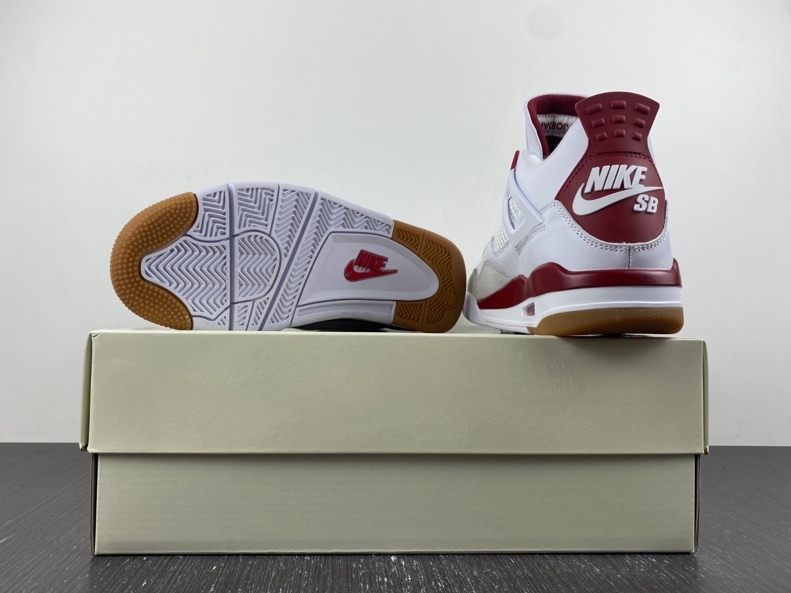 Nike_SB_x_Air_Jordan_4 DR5415-160