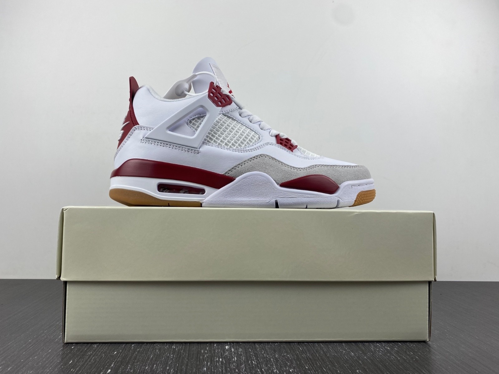 Nike_SB_x_Air_Jordan_4 DR5415-160