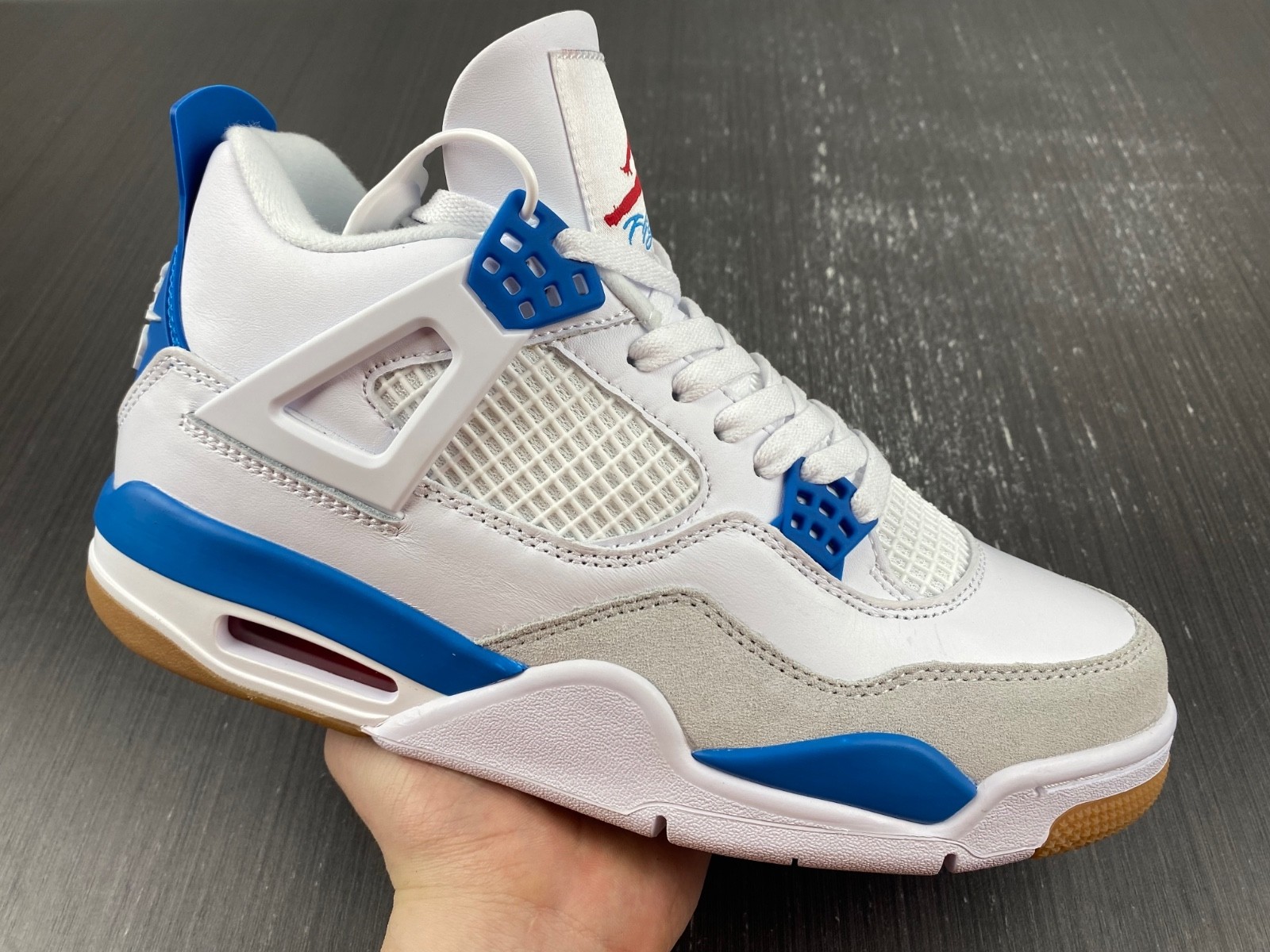 Nike_SB_x_Air_Jordan_4 DR5415-104