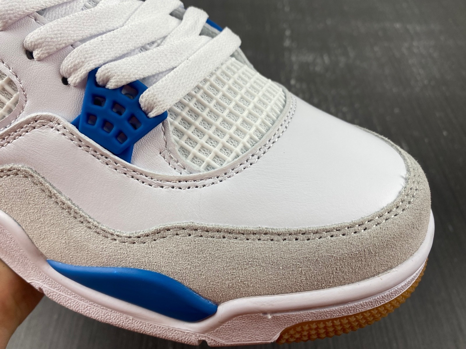 Nike_SB_x_Air_Jordan_4 DR5415-104