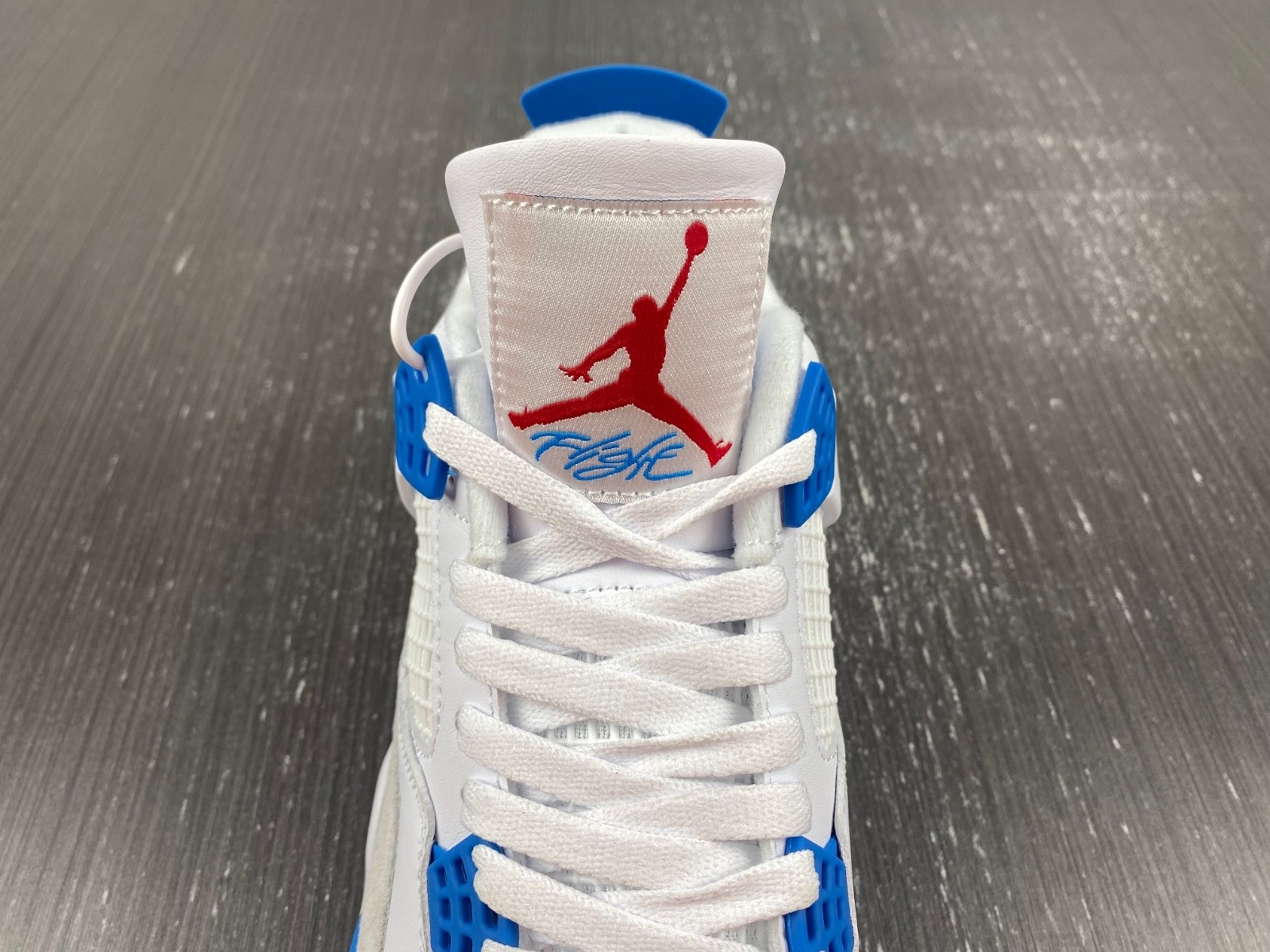 Nike_SB_x_Air_Jordan_4 DR5415-104