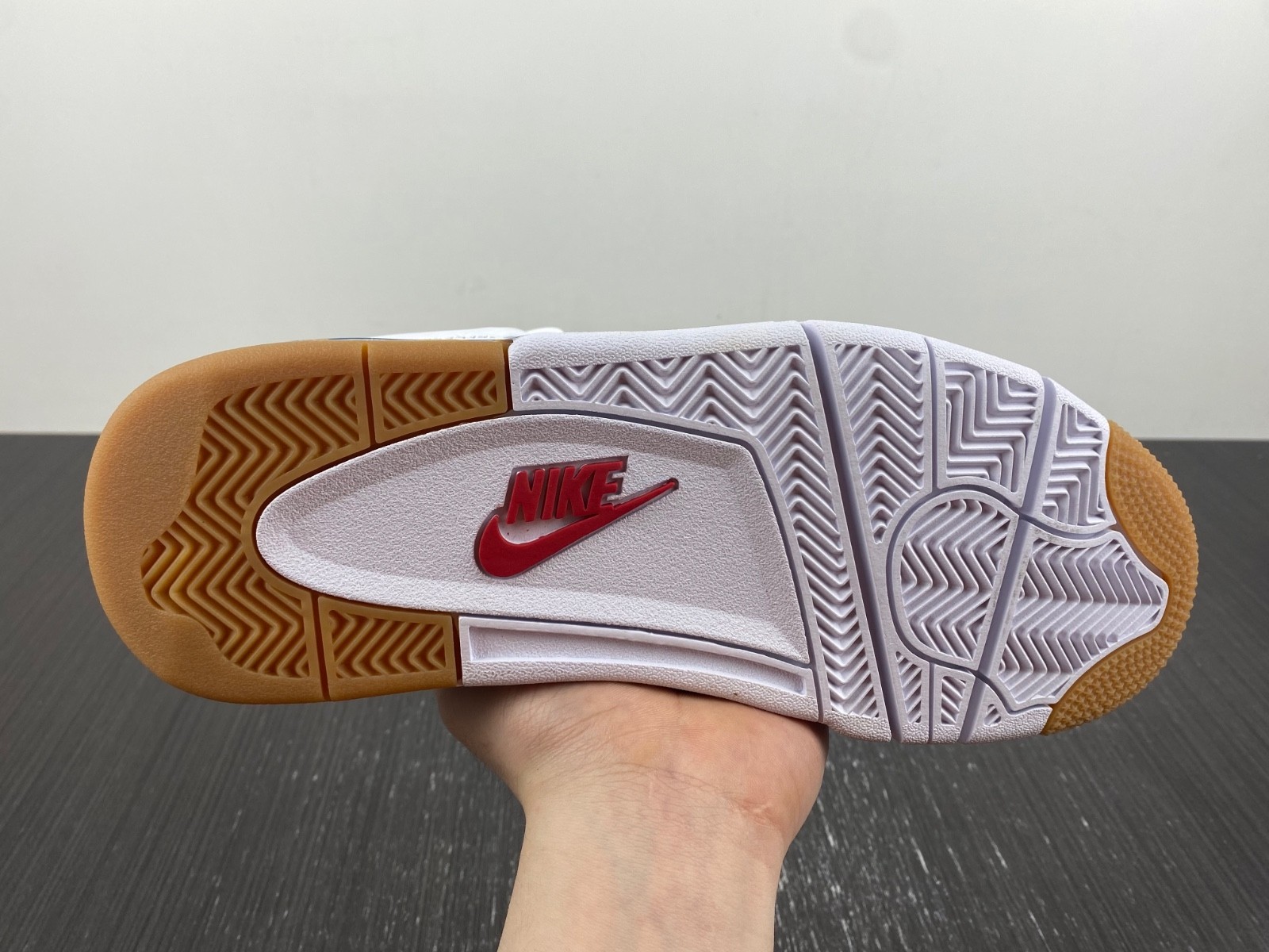 Nike_SB_x_Air_Jordan_4 DR5415-104