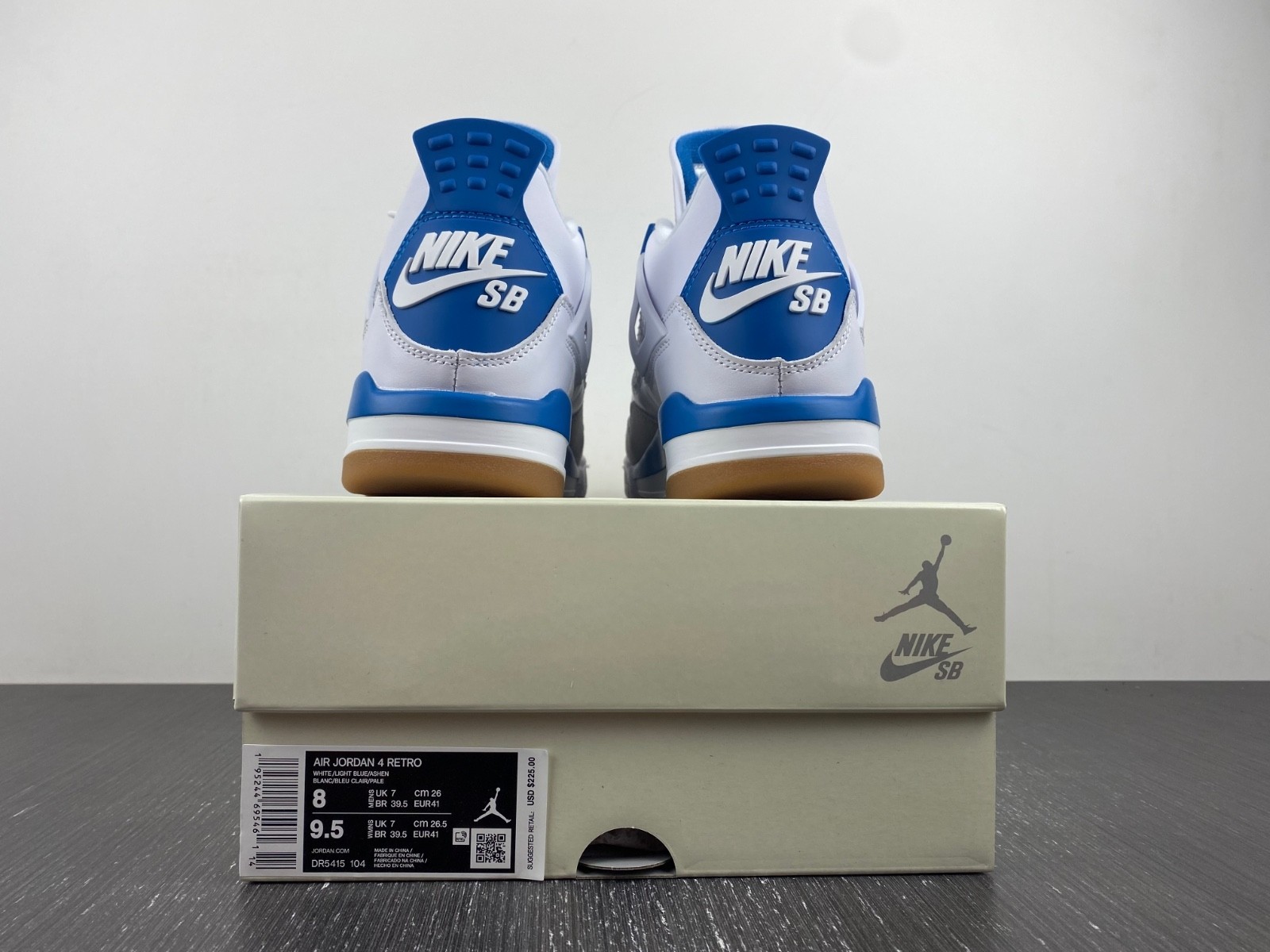 Nike_SB_x_Air_Jordan_4 DR5415-104